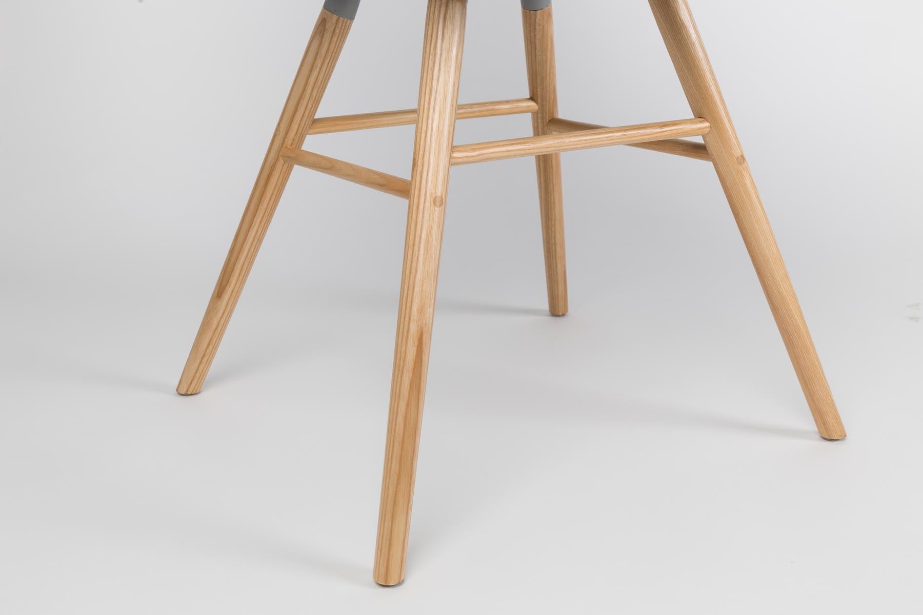 Armlehnstuhl Albert Kuip  in Weiss präsentiert im Onlineshop von KAQTU Design AG. Stuhl mit Armlehne ist von Zuiver