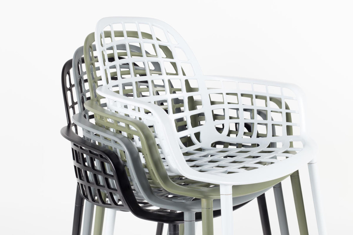 Gartenstuhl mit Armlehne Albert Kuip in Grün präsentiert im Onlineshop von KAQTU Design AG. Gartenstuhl mit Armlehnen ist von Zuiver