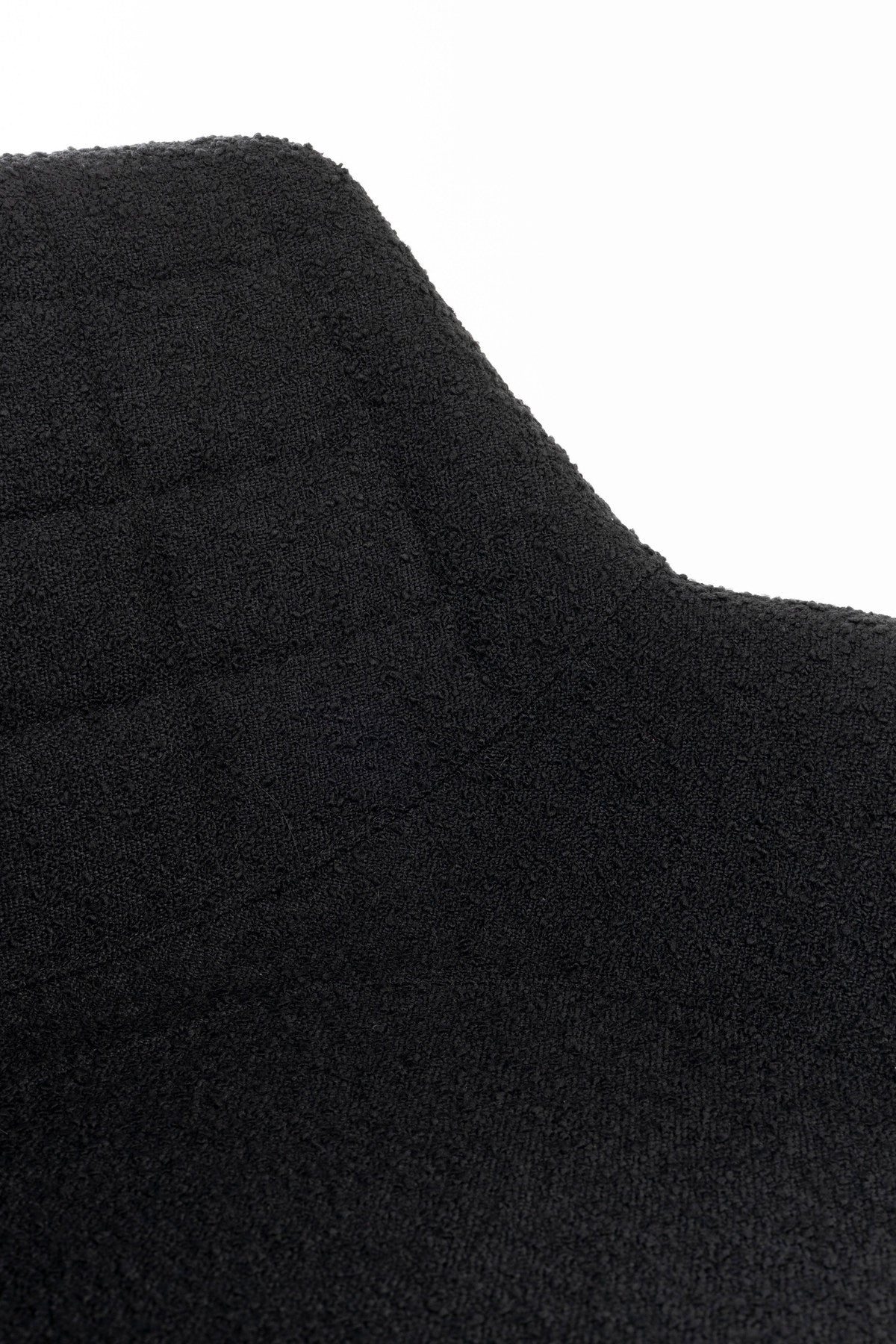 Armlehnstuhl Doulton Swivel in Schwarz präsentiert im Onlineshop von KAQTU Design AG. Dreh-Schalenstuhl mit Armlehnen ist von Zuiver