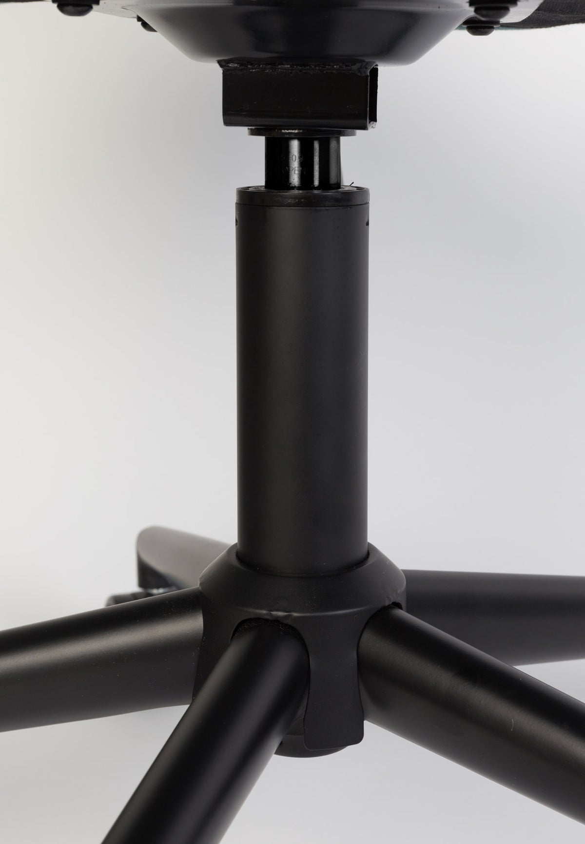 Bürostuhl OMG in Braun präsentiert im Onlineshop von KAQTU Design AG. Bürostuhl ist von Zuiver
