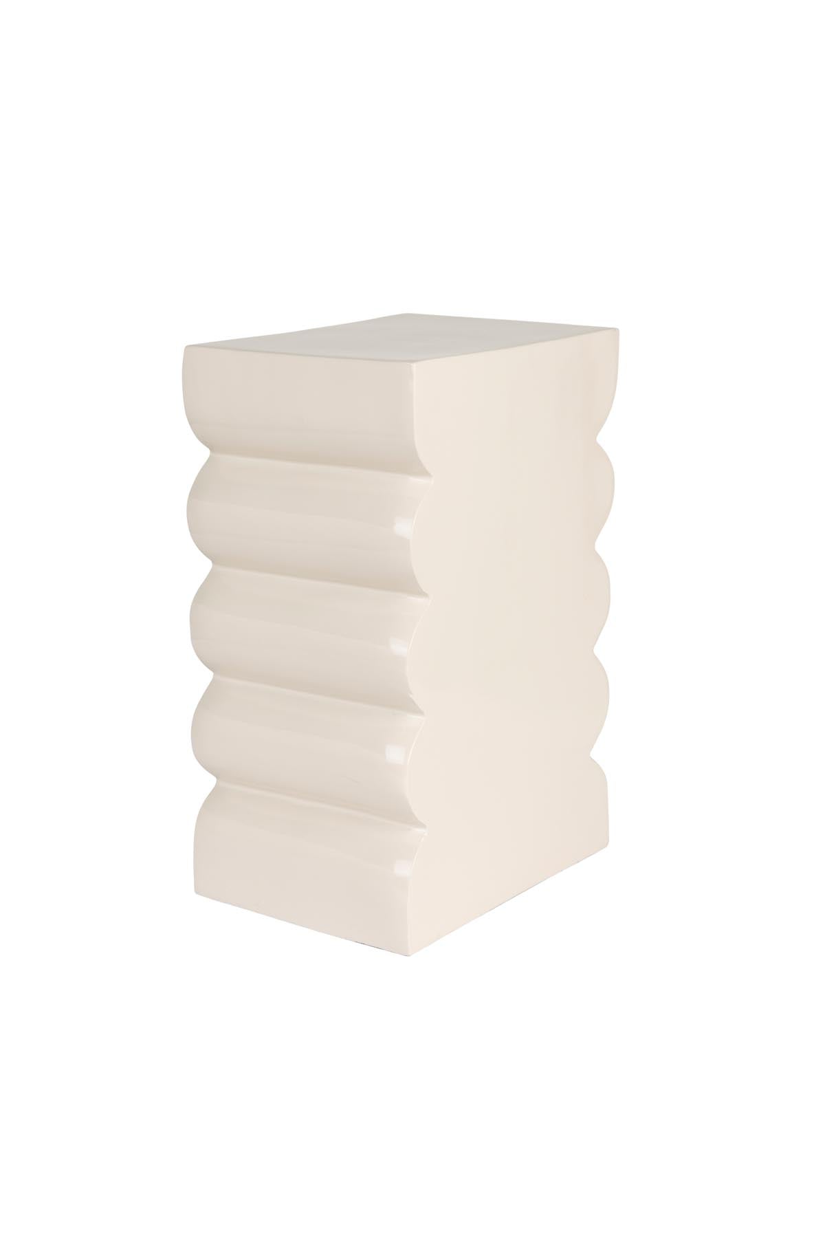 Hocker Curves  in Shiny Beige präsentiert im Onlineshop von KAQTU Design AG. Hocker ist von Zuiver
