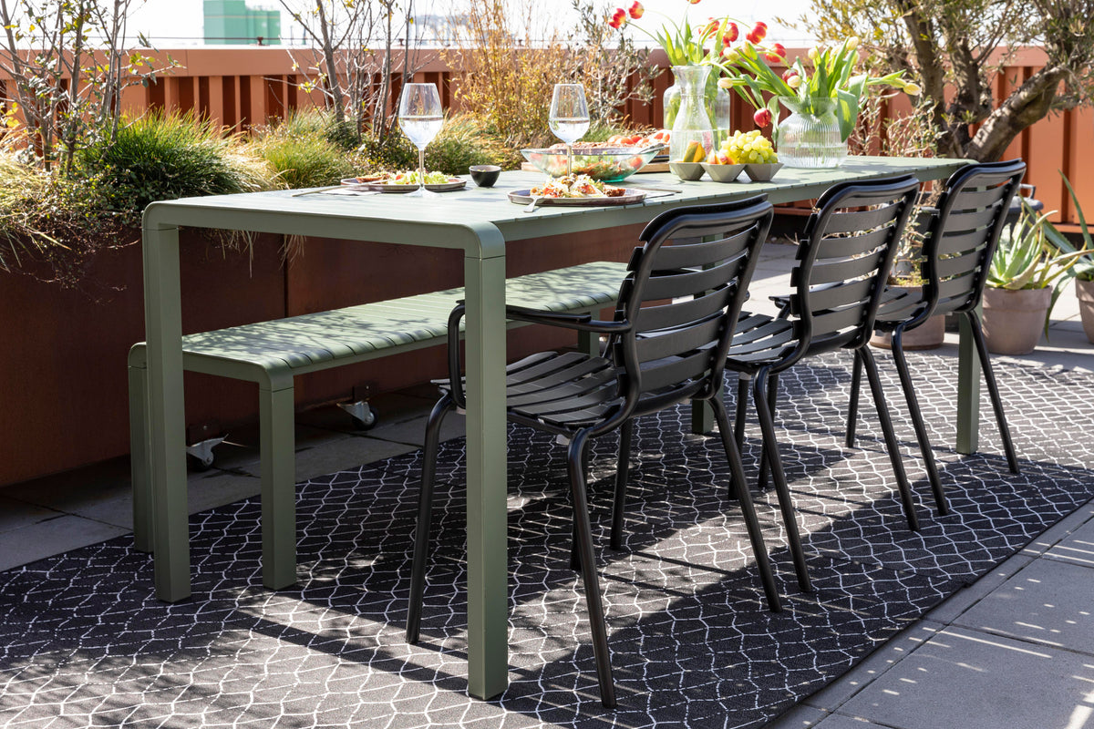 Gartenstuhl Vondel in Schwarz präsentiert im Onlineshop von KAQTU Design AG. Gartenstuhl ist von Zuiver