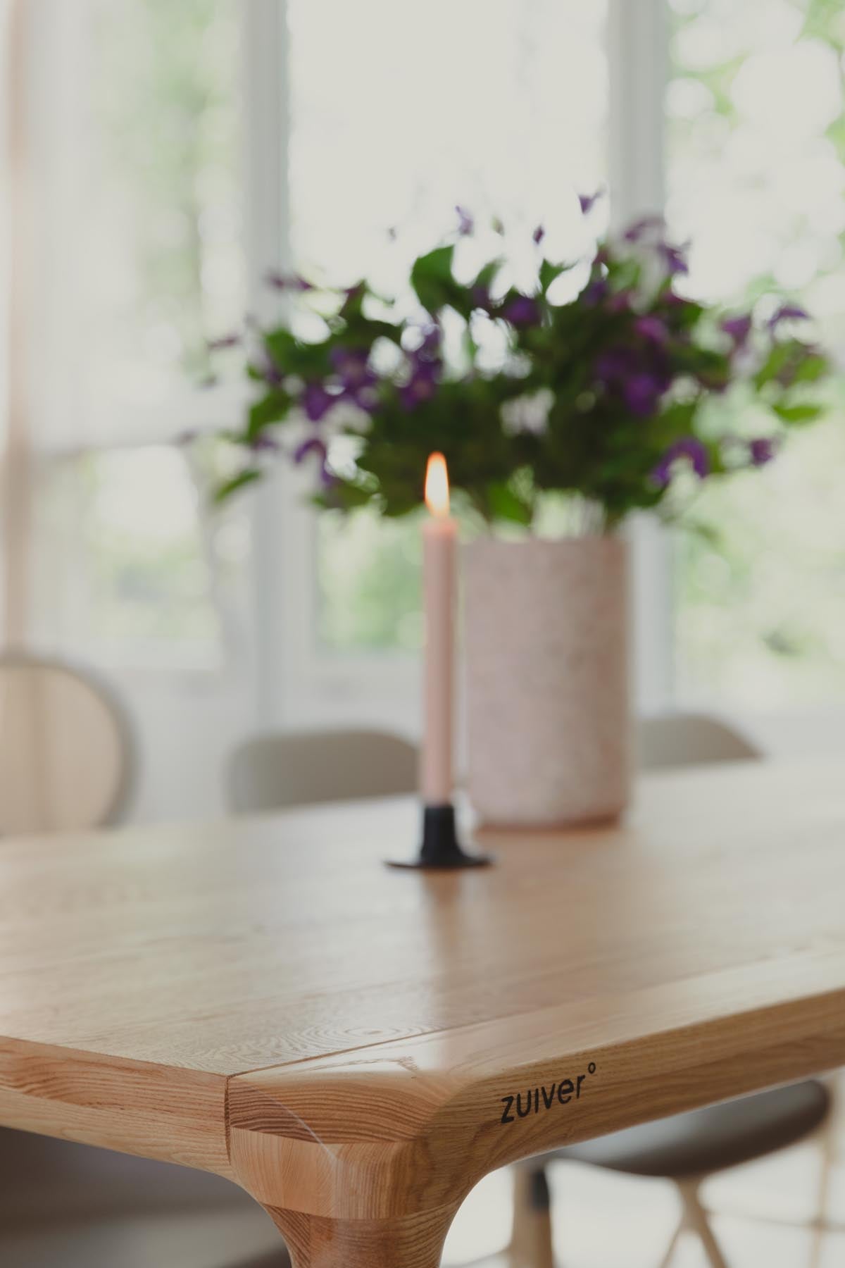 Tisch Storm in Natur präsentiert im Onlineshop von KAQTU Design AG. Esstisch ist von Zuiver