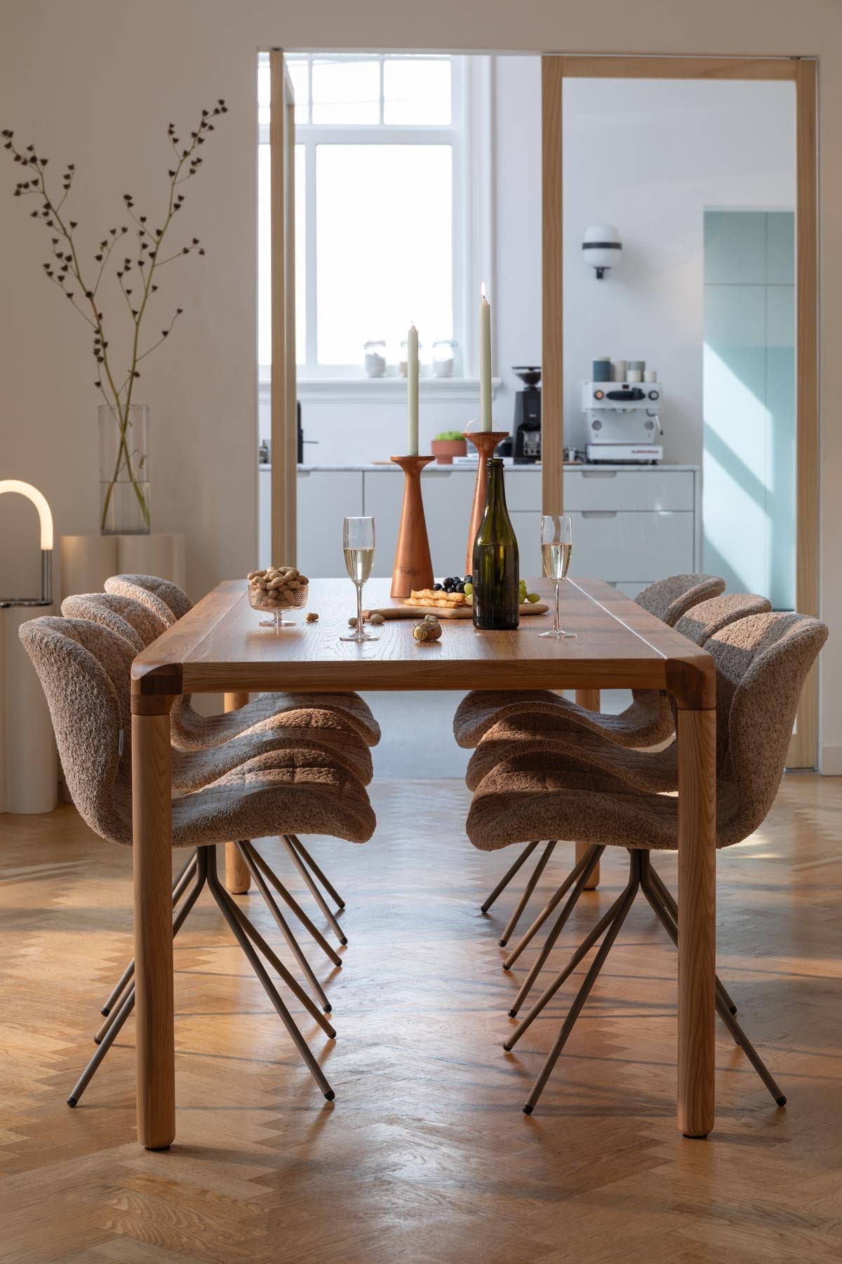 Tisch Storm in Natur präsentiert im Onlineshop von KAQTU Design AG. Esstisch ist von Zuiver