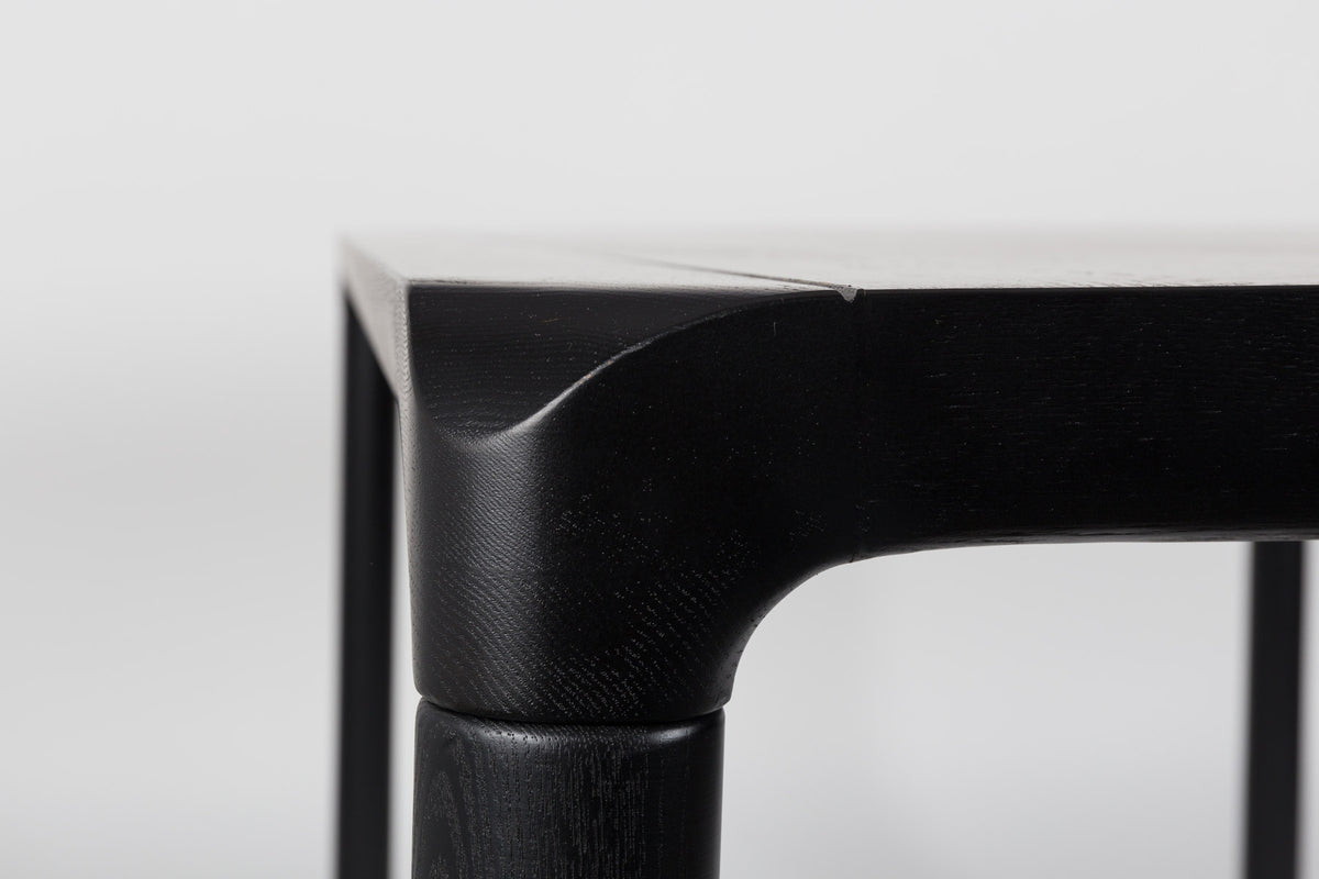 Tisch Storm in Schwarz präsentiert im Onlineshop von KAQTU Design AG. Esstisch ist von Zuiver