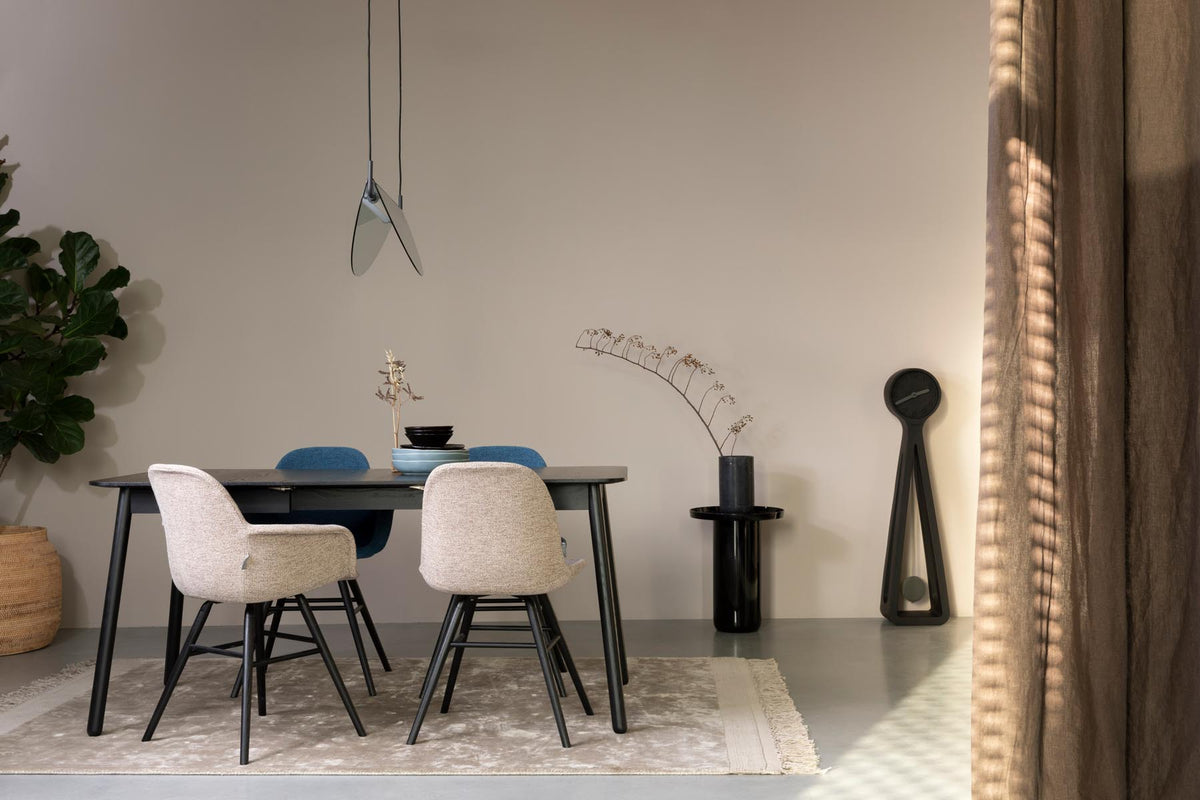 Tisch Glimps in Schwarz präsentiert im Onlineshop von KAQTU Design AG. Esstisch ist von Zuiver