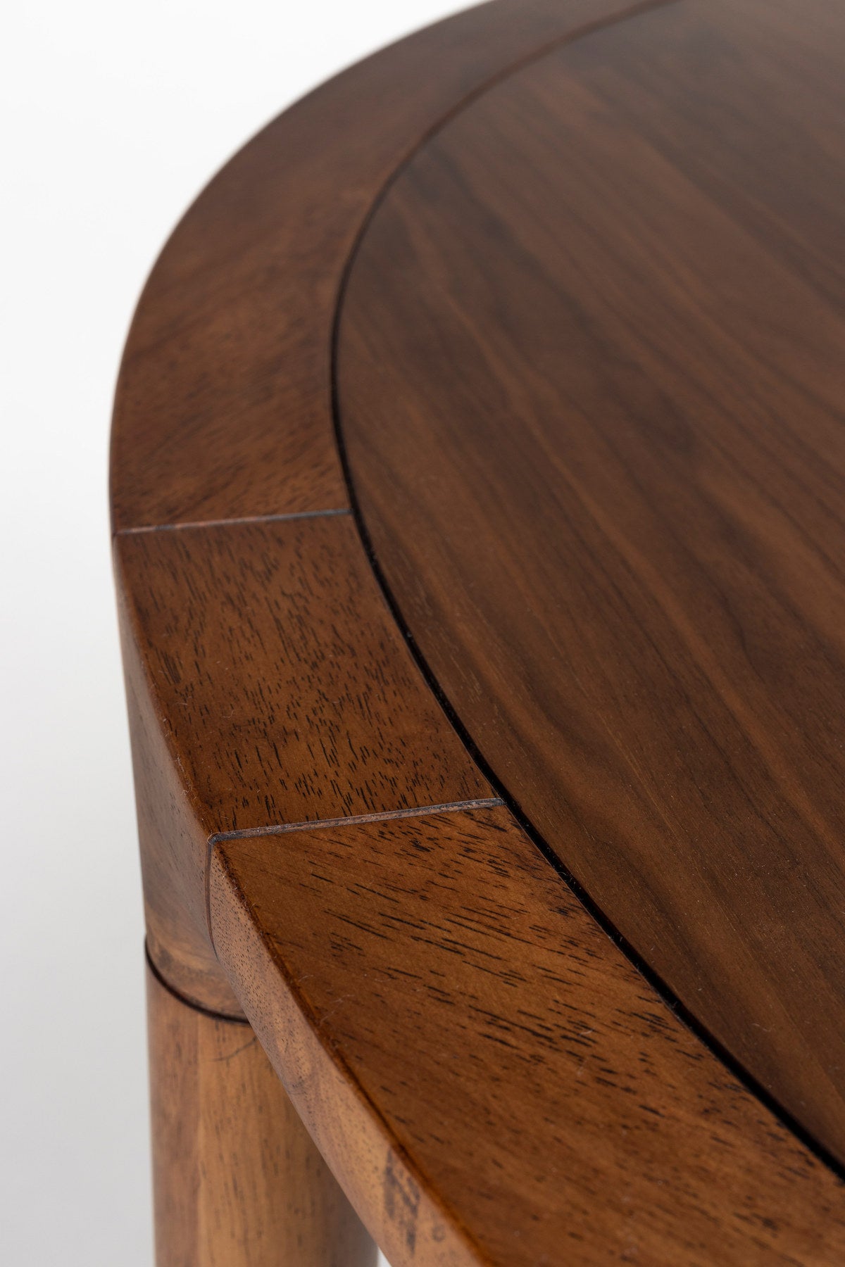 Tisch Storm in Braun präsentiert im Onlineshop von KAQTU Design AG. Esstisch ist von Zuiver