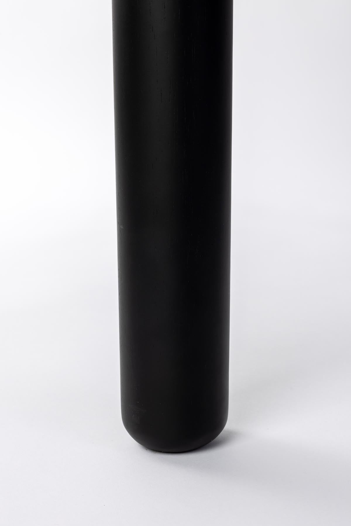 Tisch Storm in Schwarz präsentiert im Onlineshop von KAQTU Design AG. Esstisch ist von Zuiver