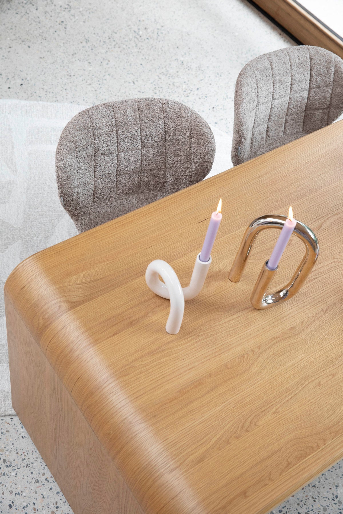 Tisch Brave in Braun präsentiert im Onlineshop von KAQTU Design AG. Esstisch ist von Zuiver