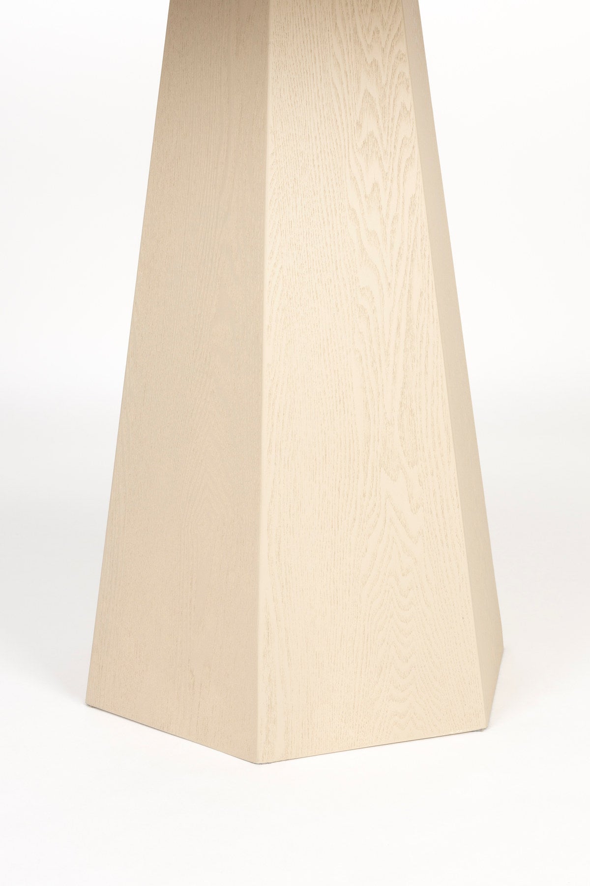 Pilar Table Naturreis in beige präsentiert im Onlineshop von KAQTU Design AG. Esstisch ist von Zuiver