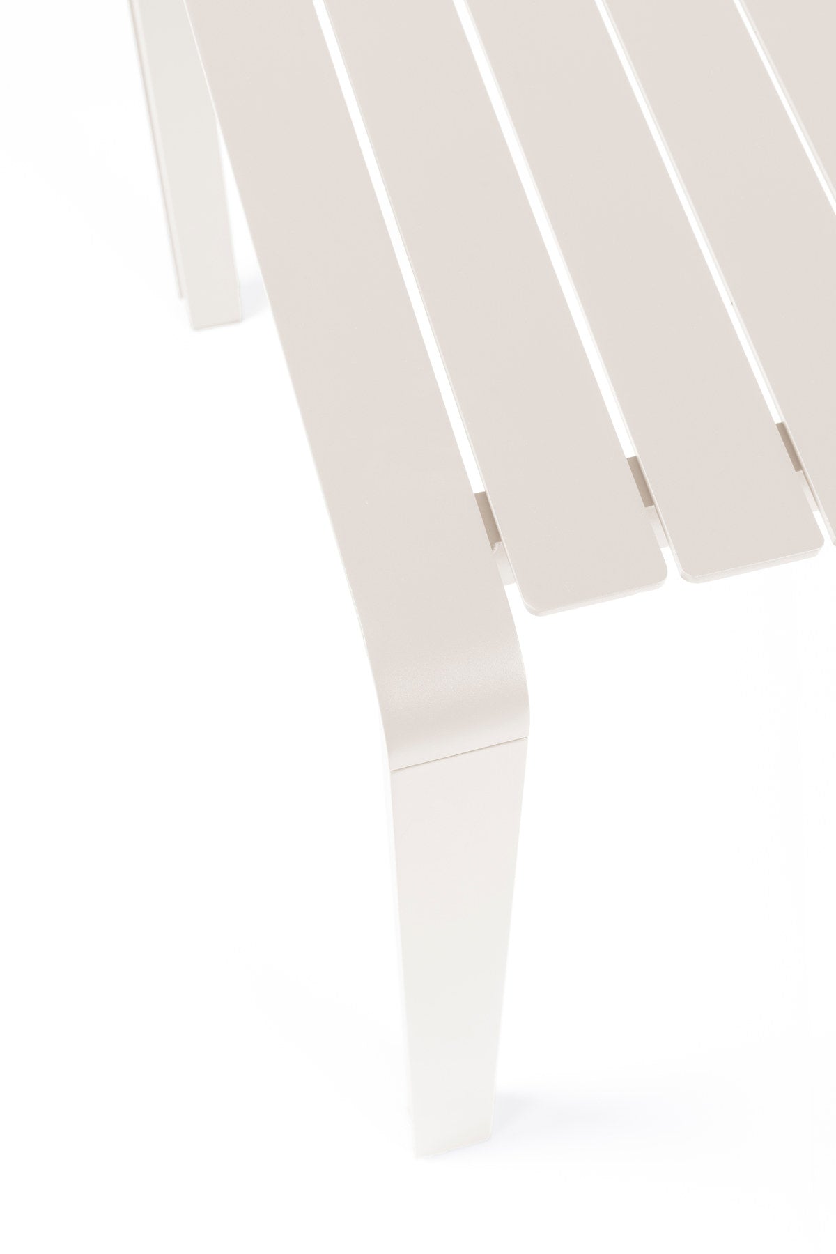 Gartentisch Vondel in Weiss präsentiert im Onlineshop von KAQTU Design AG. Gartentisch ist von Zuiver