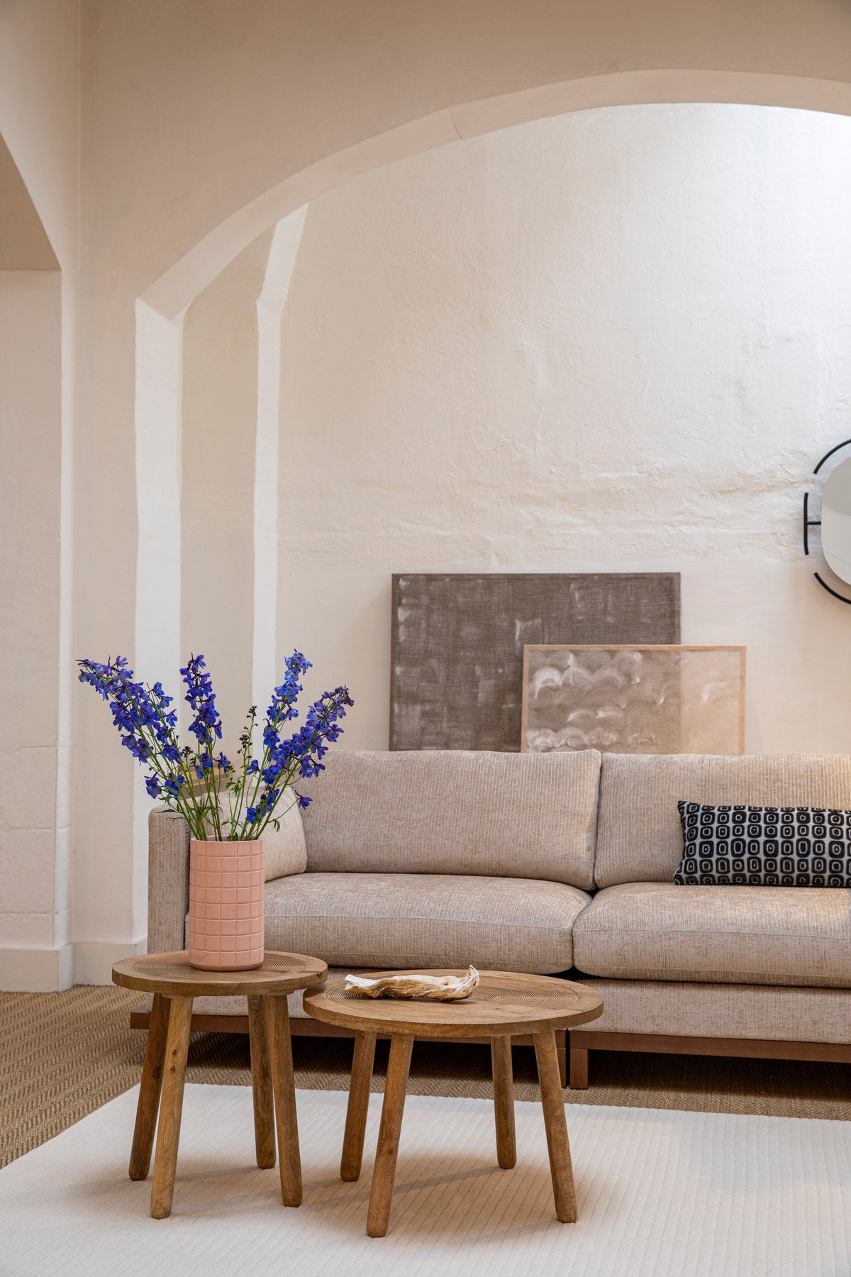 Beistelltisch Dendron in Natur präsentiert im Onlineshop von KAQTU Design AG. Couchtisch ist von Zuiver