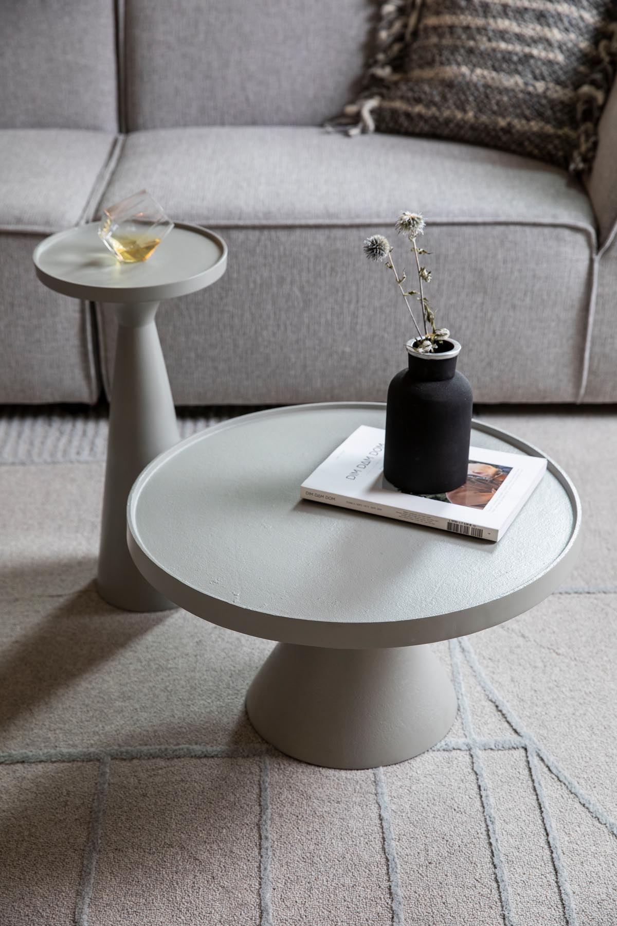 Beistelltisch Floss in Grau präsentiert im Onlineshop von KAQTU Design AG. Beistelltisch ist von Zuiver