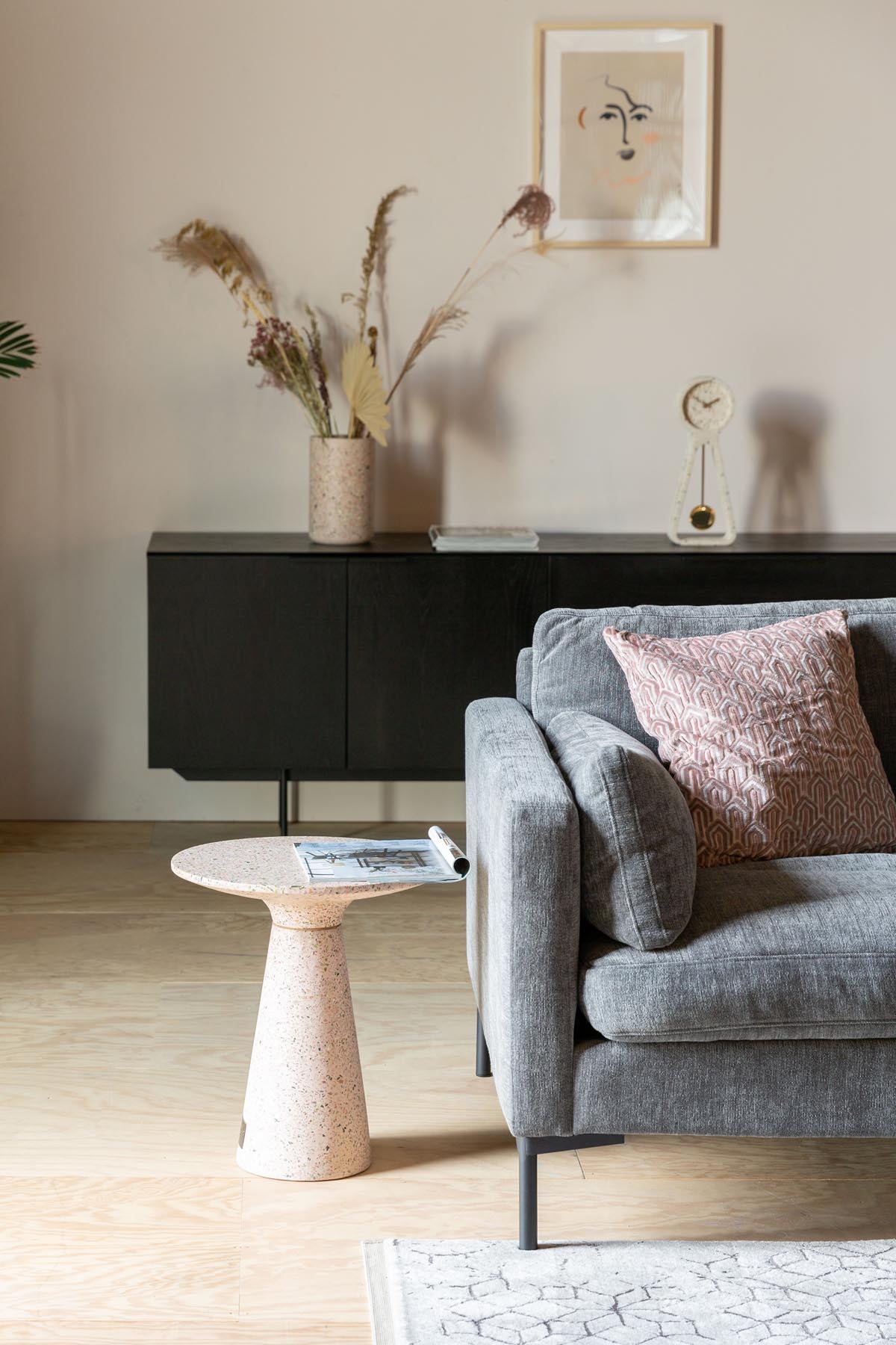Beistelltisch Victoria in Pink präsentiert im Onlineshop von KAQTU Design AG. Beistelltisch ist von Zuiver