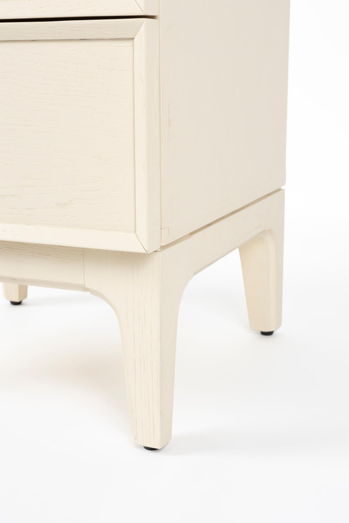 June Beistelltisch in beige präsentiert im Onlineshop von KAQTU Design AG. Cabinet ist von Zuiver