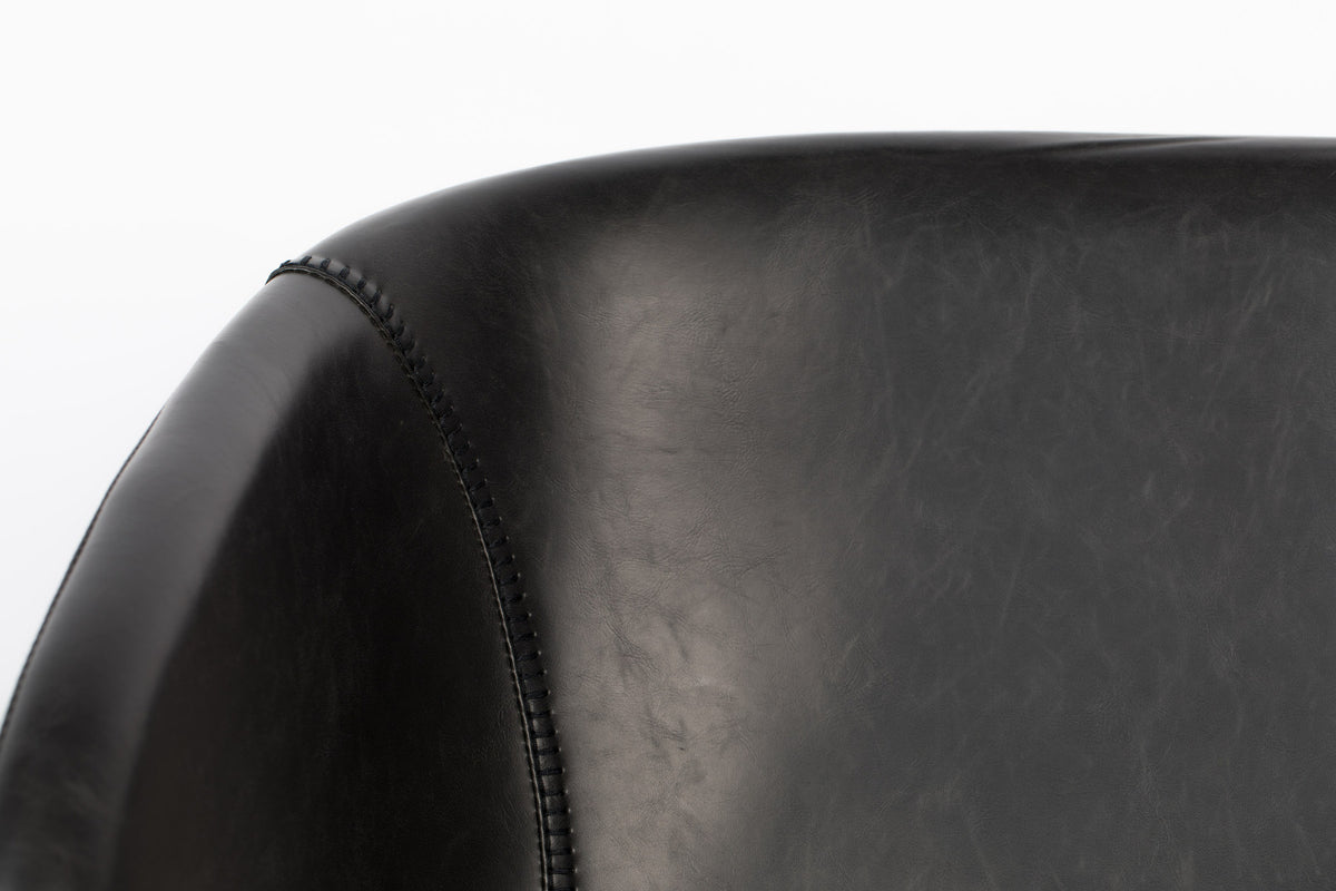 Lounge Sessel Feston in Schwarz präsentiert im Onlineshop von KAQTU Design AG. Sessel mit Armlehnen ist von Zuiver