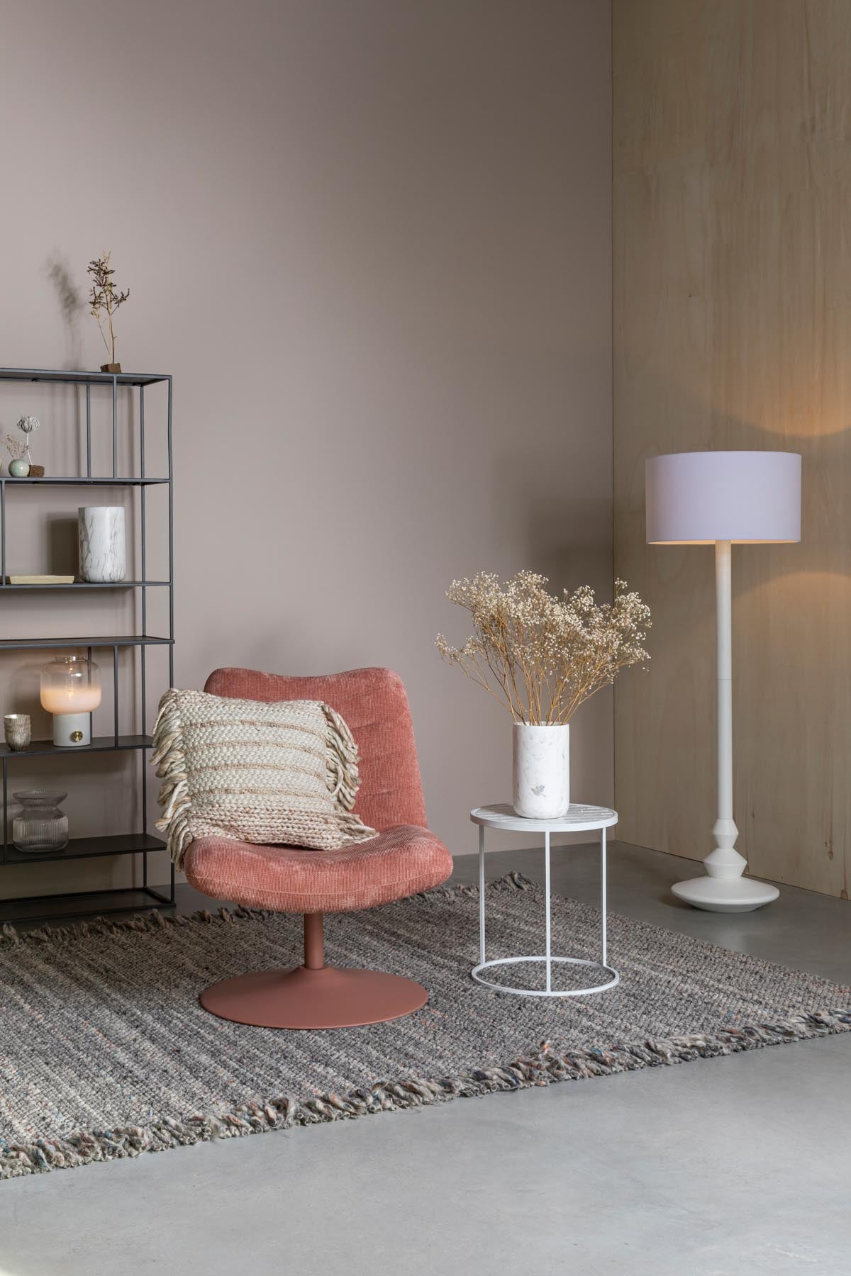 Lounge Sessel Bubba in Pink präsentiert im Onlineshop von KAQTU Design AG. Sessel ist von Zuiver