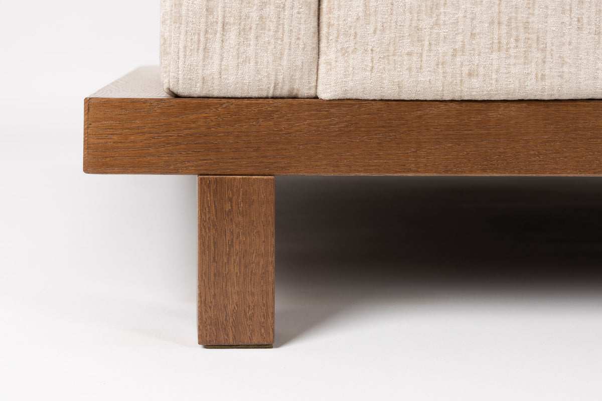 Sofa Blossom 3-Sitzer in Creme präsentiert im Onlineshop von KAQTU Design AG. 3er Sofa ist von Zuiver
