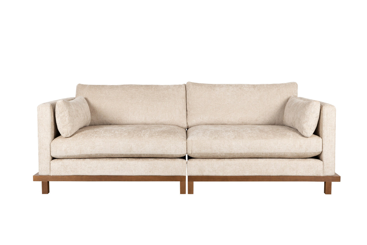 Sofa Blossom 3-Sitzer in Creme präsentiert im Onlineshop von KAQTU Design AG. 3er Sofa ist von Zuiver
