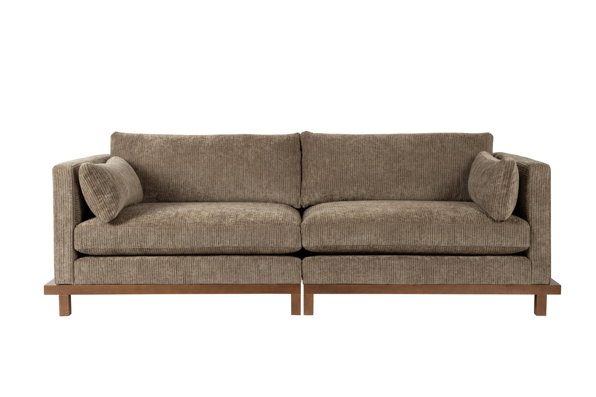 Sofa Blossom 3-Sitzer in Braun präsentiert im Onlineshop von KAQTU Design AG. 3er Sofa ist von Zuiver