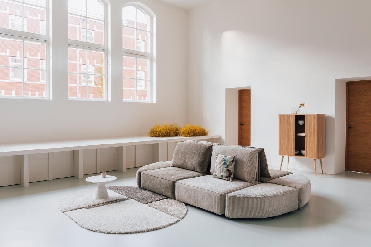 Sofa Hunter 3 Sitzer in Sand präsentiert im Onlineshop von KAQTU Design AG. 3er Sofa ist von Zuiver