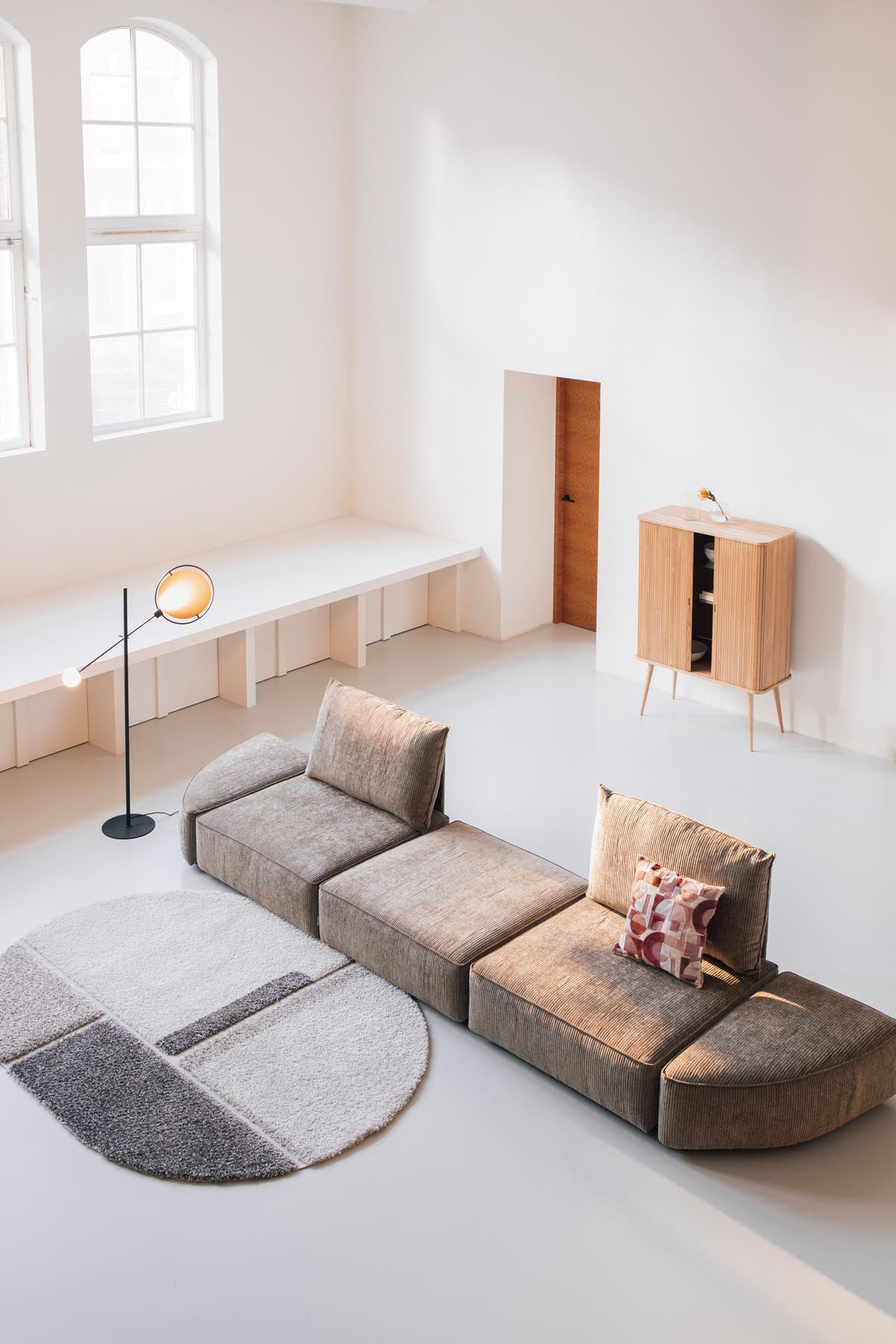 Sofa Hunter 4.5 Sitzer in Moss präsentiert im Onlineshop von KAQTU Design AG. 4er Sofa ist von Zuiver