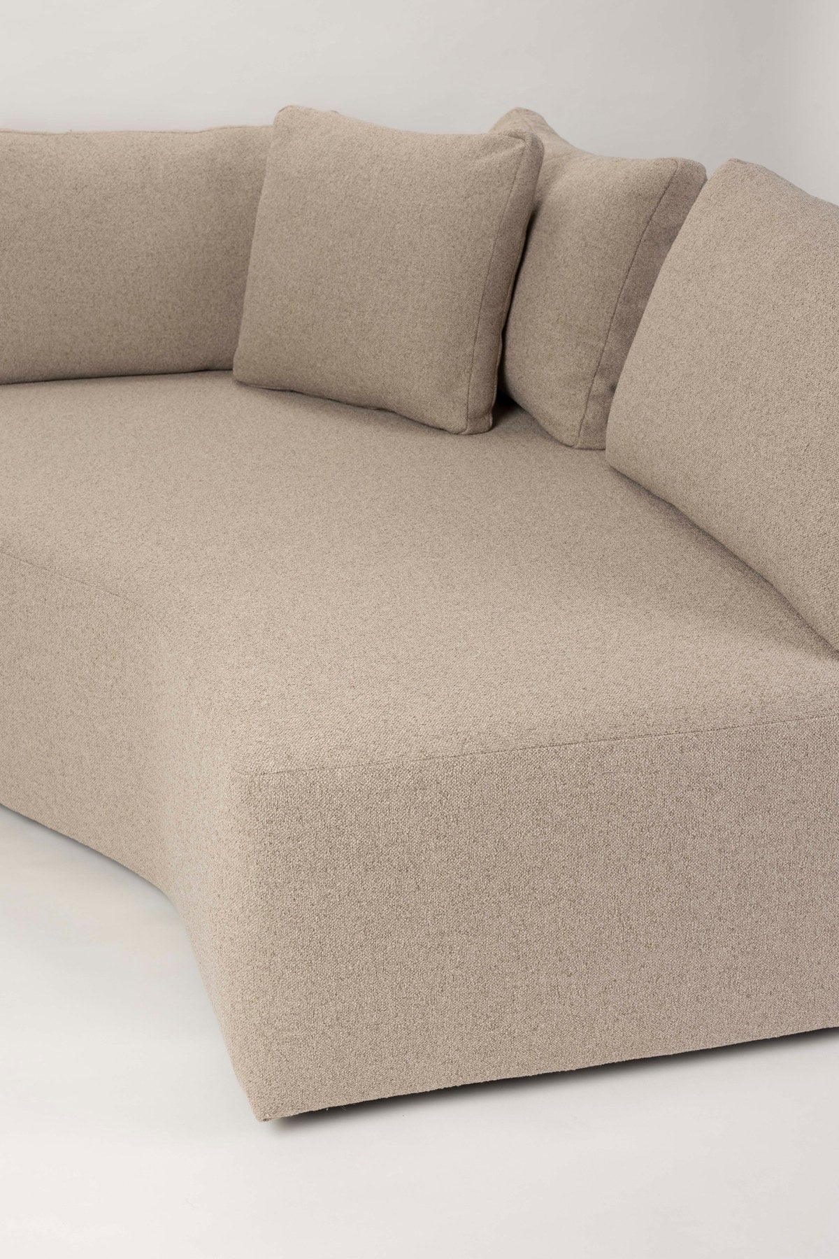 L-Sofa Prosper Sofa Right von Zuiver in Beige mit grob gewebtem Polyesterbezug, niedrige Beine