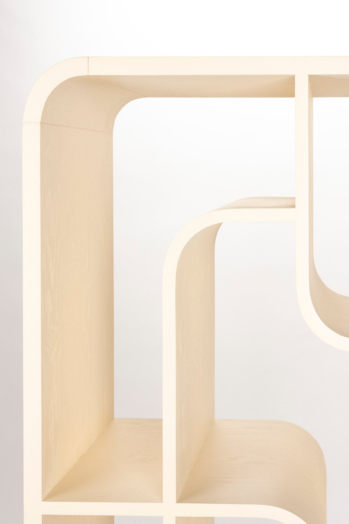Seven Regal in Brown präsentiert im Onlineshop von KAQTU Design AG. Standregal ist von Zuiver