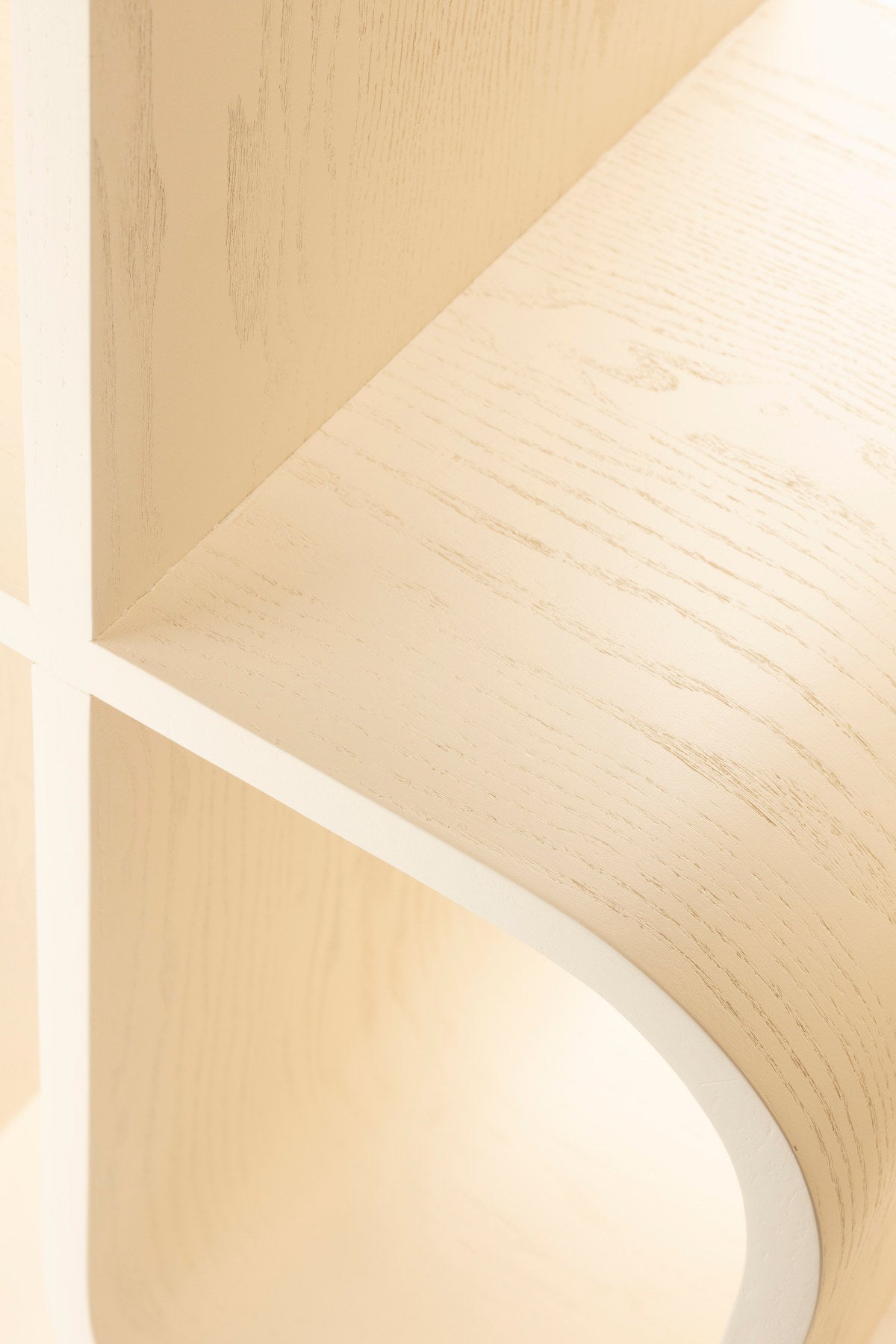 Seven Regal in Brown präsentiert im Onlineshop von KAQTU Design AG. Standregal ist von Zuiver