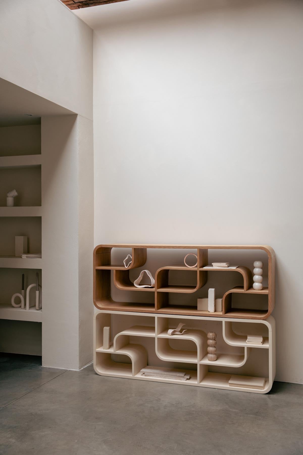 Seven Regal in Brown präsentiert im Onlineshop von KAQTU Design AG. Standregal ist von Zuiver
