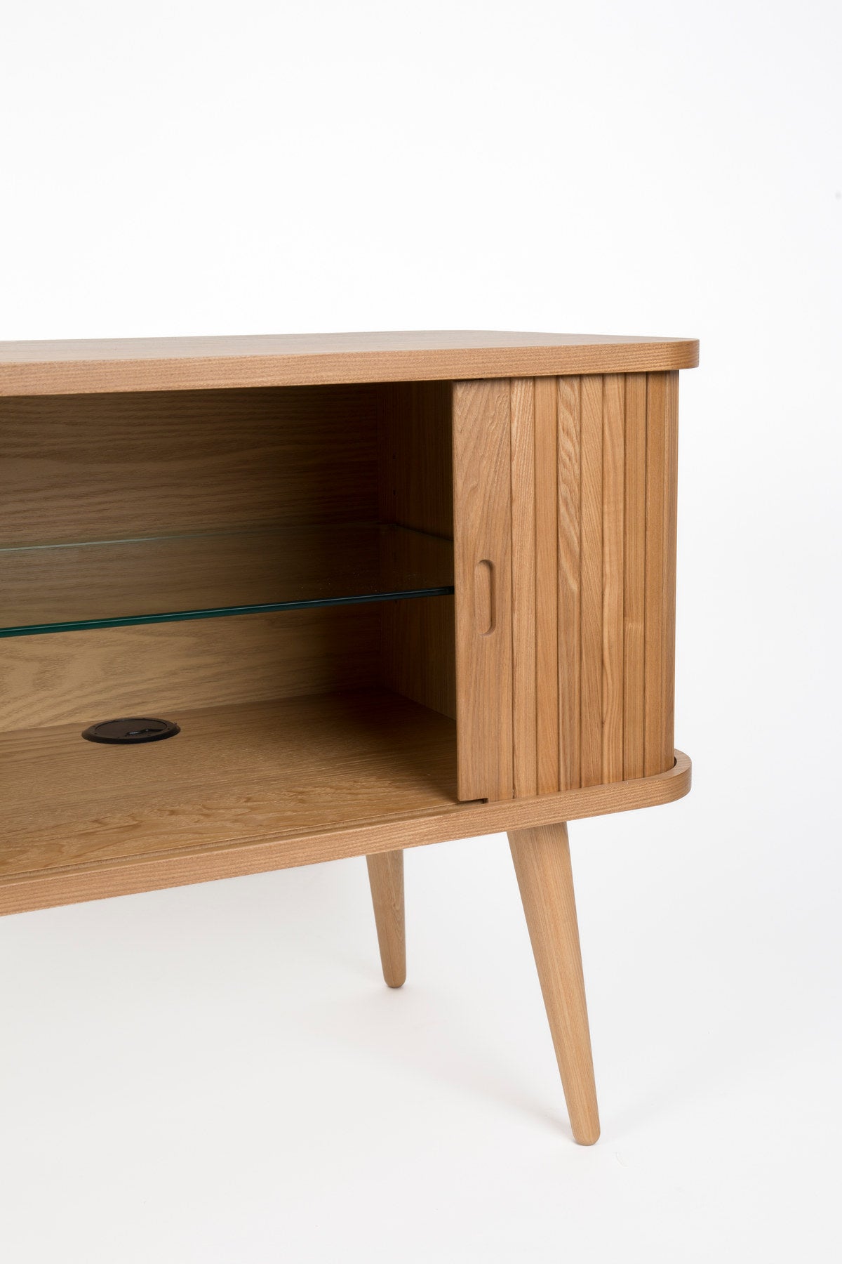 Sideboard Barbier von Zuiver mit Holzfurnier, Lamellen-Schiebetüren und Beinen