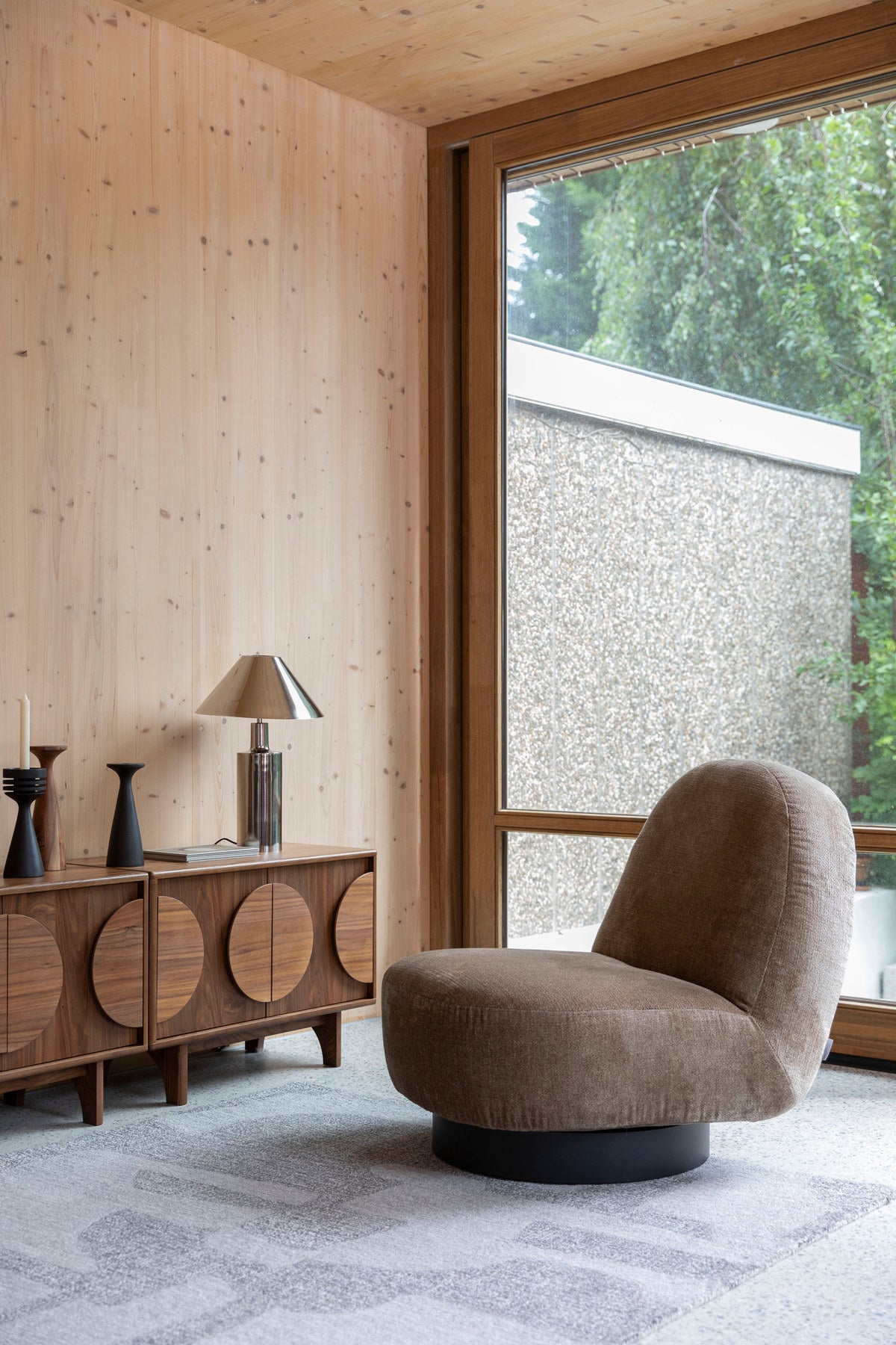 Sideboard Groove 2 Doors in Braun präsentiert im Onlineshop von KAQTU Design AG. Sideboard ist von Zuiver