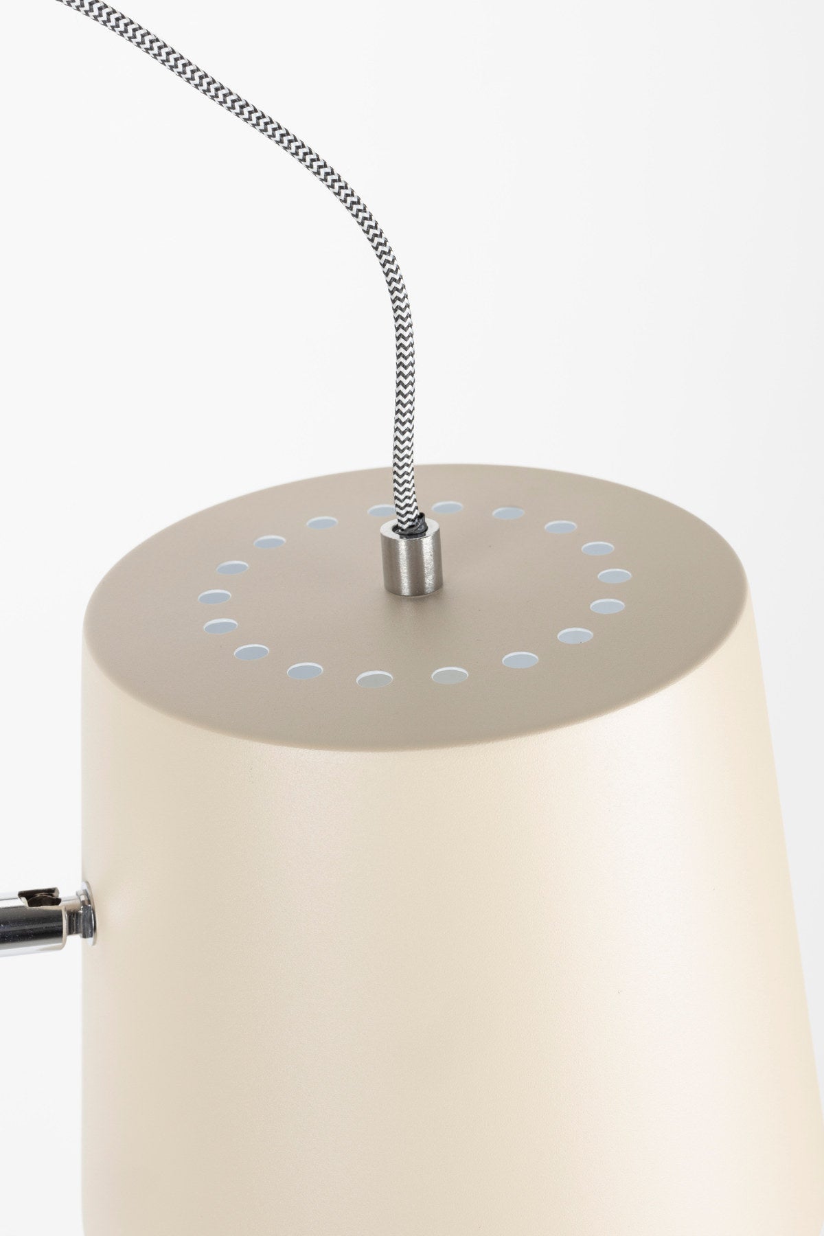 Buckle Head Stehlampe in beige präsentiert im Onlineshop von KAQTU Design AG. Stehleuchte ist von Zuiver