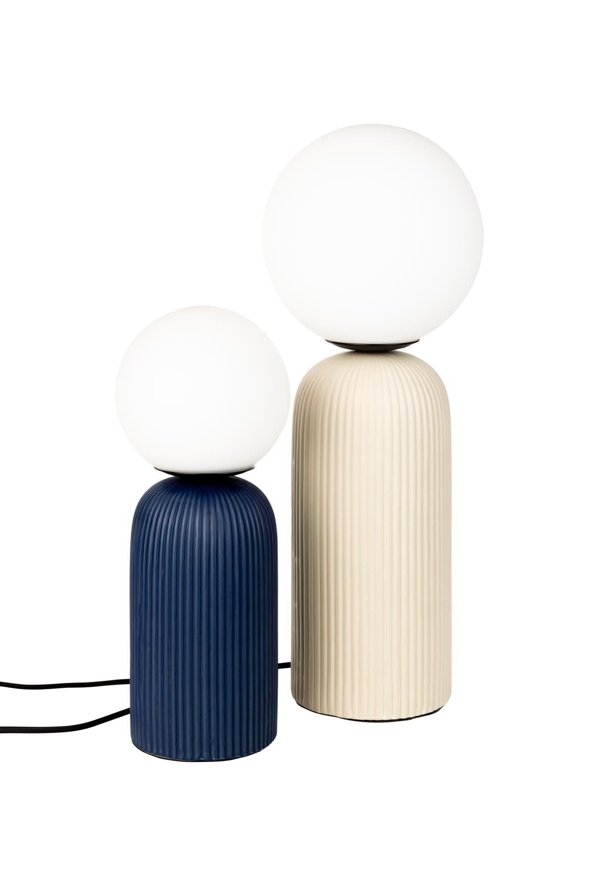 Tischleuchte DASH S ROYAL in Blau präsentiert im Onlineshop von KAQTU Design AG. Tischleuchte ist von Zuiver