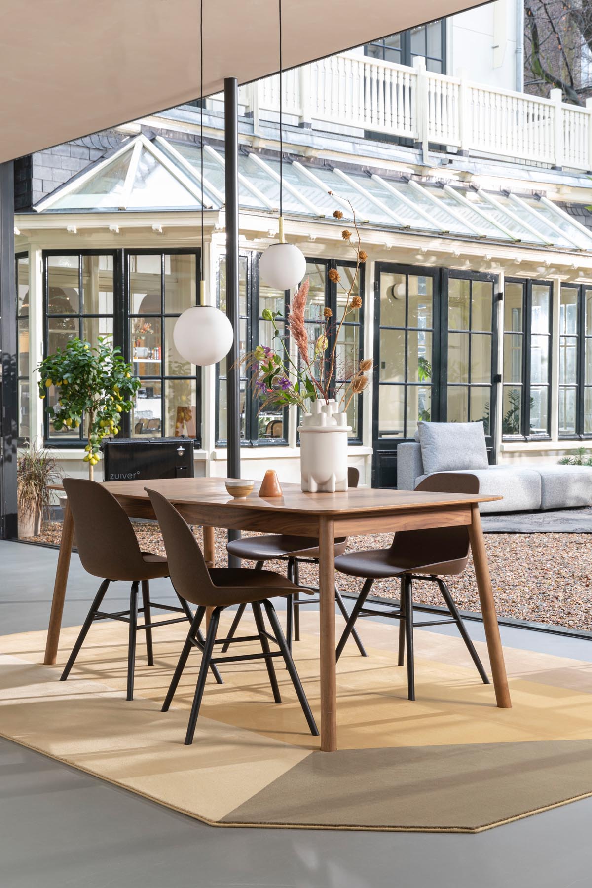 Pendellampe Orion in Weiss präsentiert im Onlineshop von KAQTU Design AG. Pendelleuchte ist von Zuiver