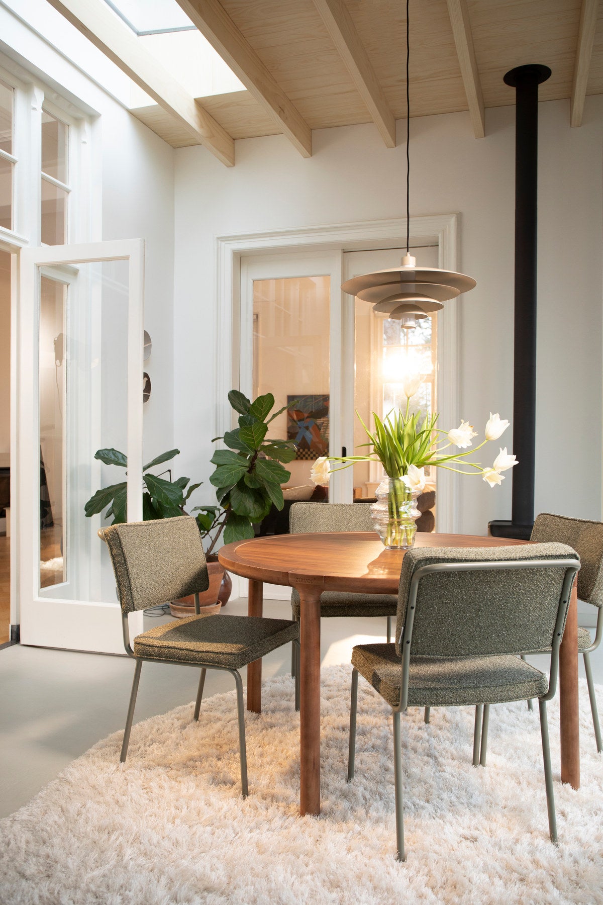 Cole Pendellampe in beige präsentiert im Onlineshop von KAQTU Design AG. Pendelleuchte ist von Zuiver