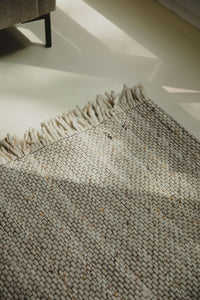 Carpet frills