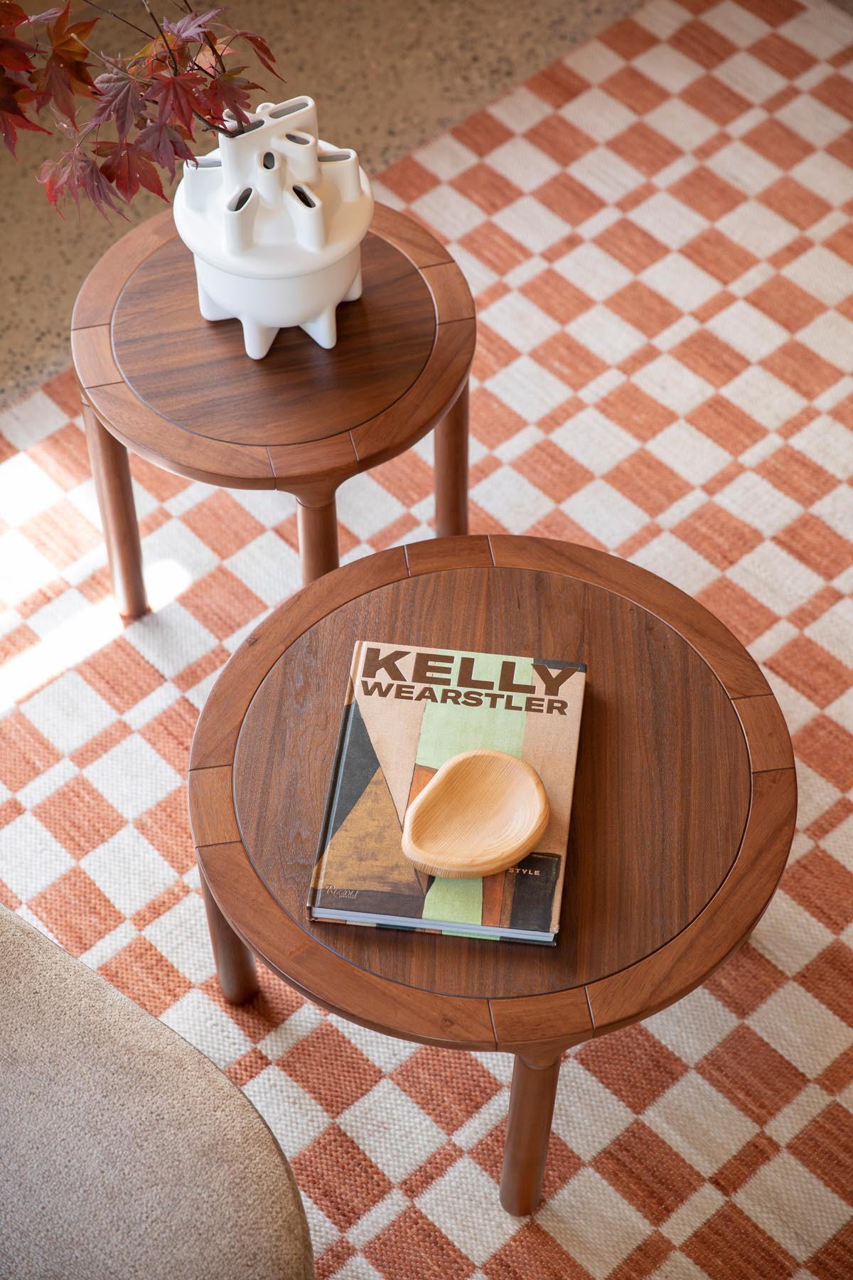 Teppich Checker in beige präsentiert im Onlineshop von KAQTU Design AG. Teppich ist von Zuiver