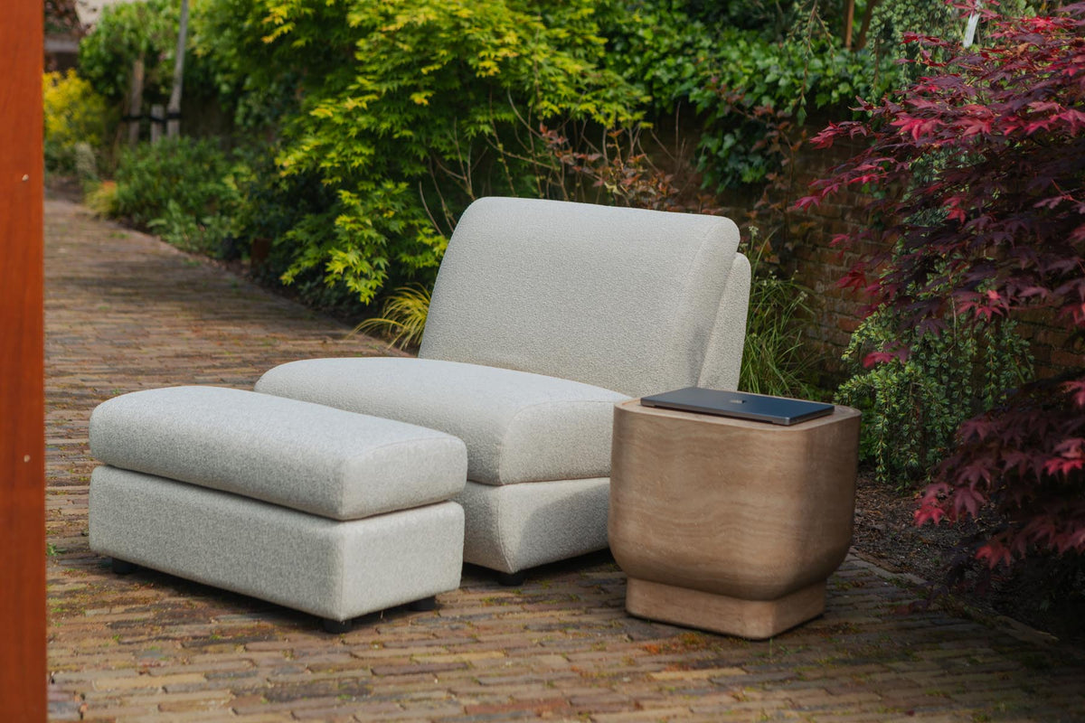 Mississippi Outdoor Hocker in beige präsentiert im Onlineshop von KAQTU Design AG. Hocker Outdoor ist von Zuiver