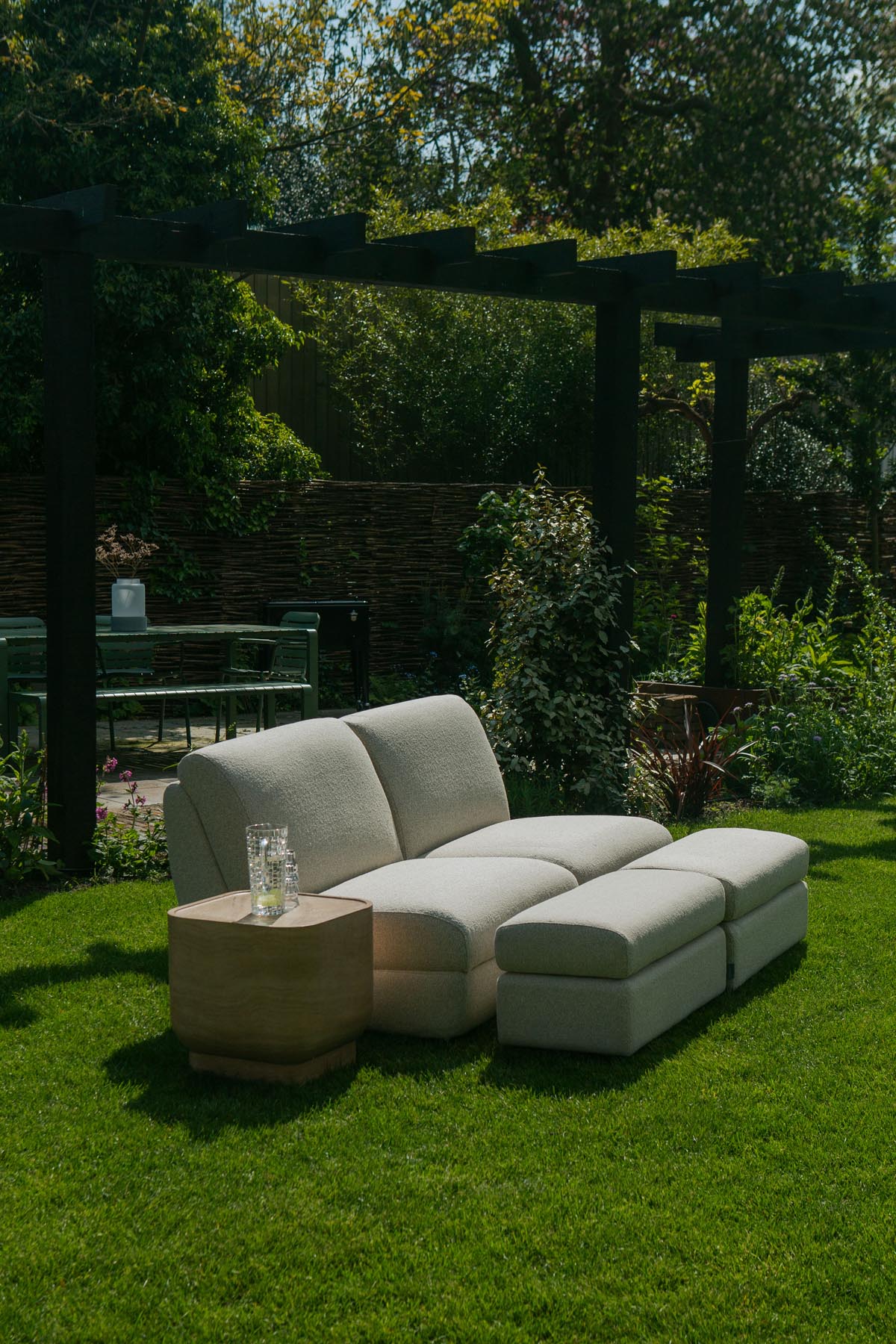 Mississippi Outdoor Hocker in beige präsentiert im Onlineshop von KAQTU Design AG. Hocker Outdoor ist von Zuiver