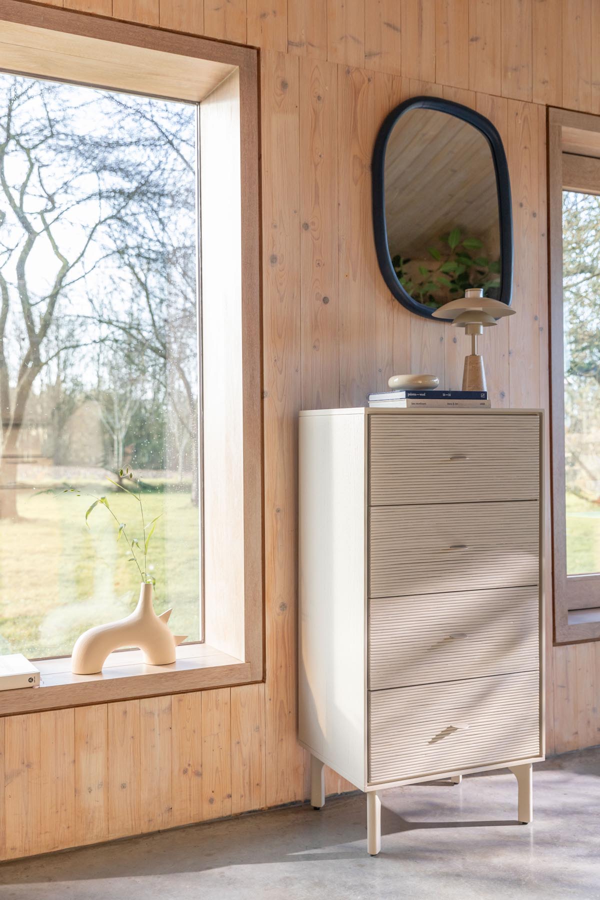 Looks Mirror M in Blau präsentiert im Onlineshop von KAQTU Design AG. Wandspiegel ist von Zuiver