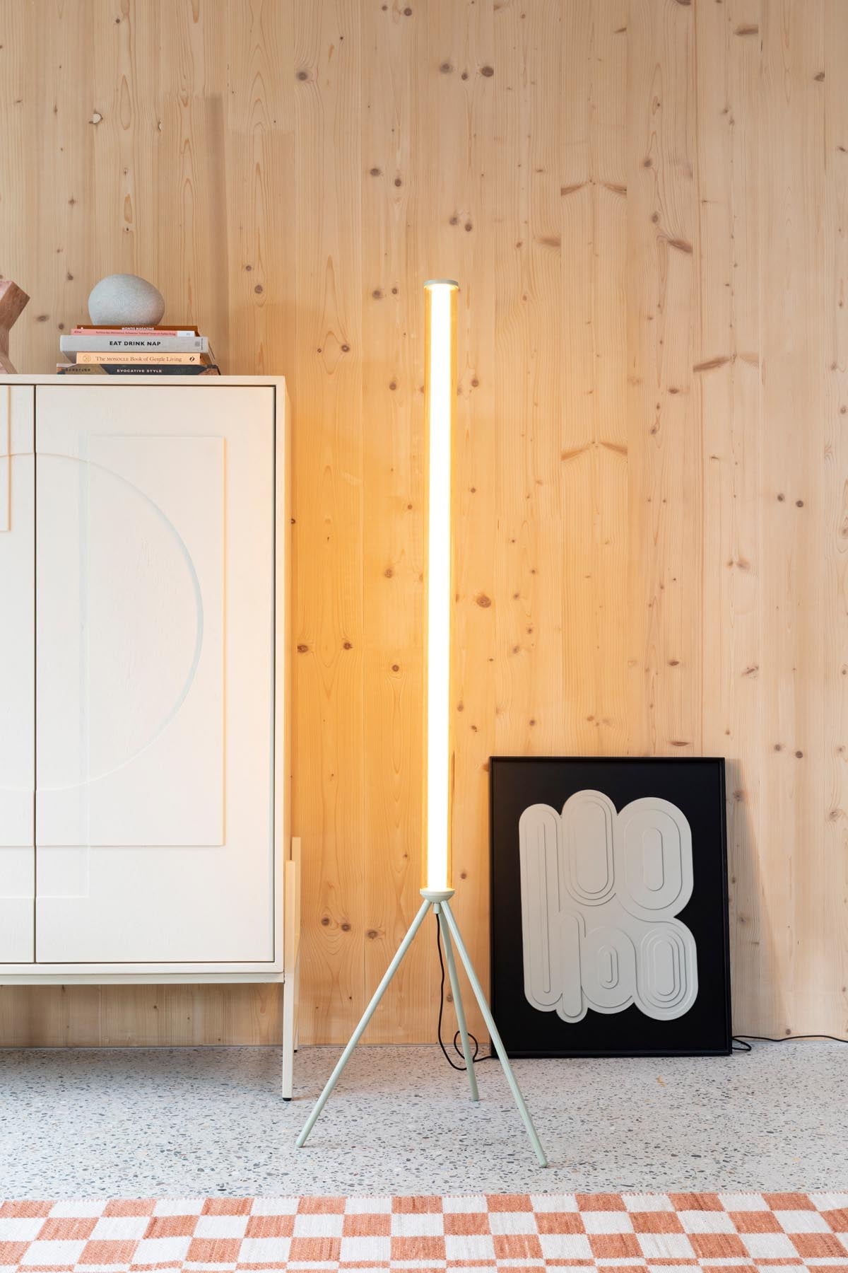 Wall Art August in Schwarz / Weiss präsentiert im Onlineshop von KAQTU Design AG. Bild ist von Zuiver