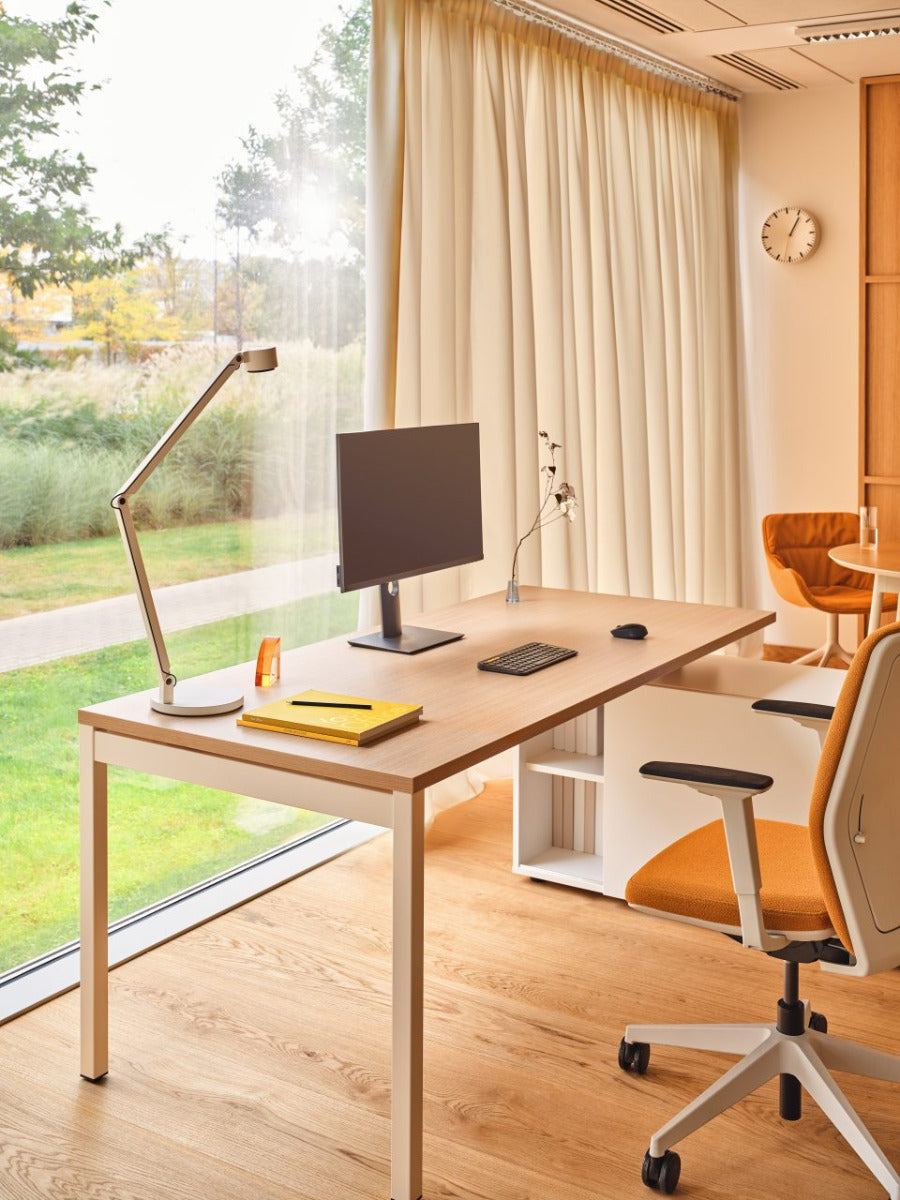Ogi Y BOYL21 - Schreibtisch mit Schrank in  präsentiert im Onlineshop von KAQTU Design AG. Schreibtisch ist von Mdd