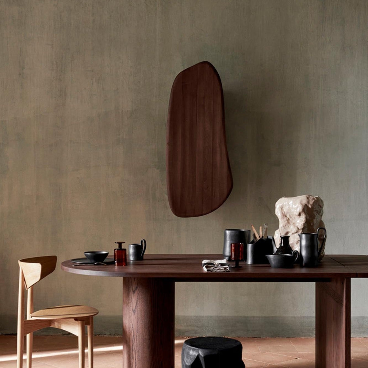 Feve von Ferm Living: Organische Form in Massivholz