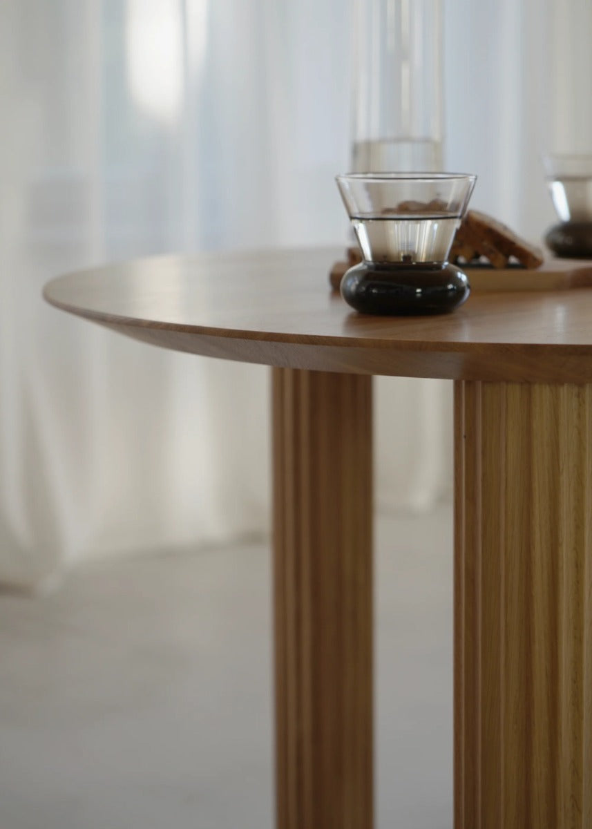 Filar FILR90 - Holz-Cafeteriatisch in Eiche Natur präsentiert im Onlineshop von KAQTU Design AG. Esstisch ist von Tamo