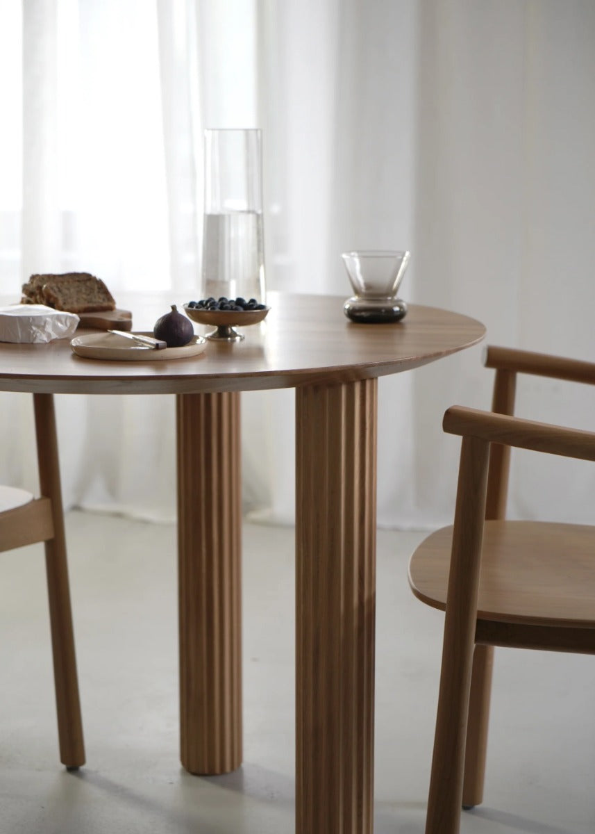 Filar FILR90 - Holz-Cafeteriatisch in Eiche Natur präsentiert im Onlineshop von KAQTU Design AG. Esstisch ist von Tamo