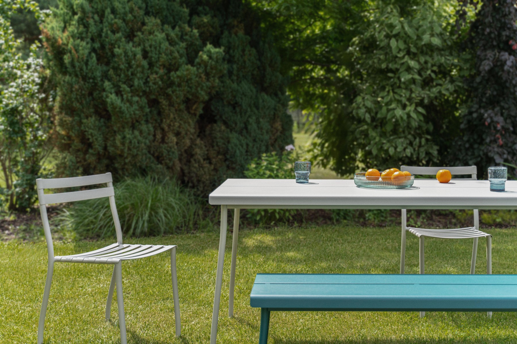 Flaner FLR03 - Bank in Türkis präsentiert im Onlineshop von KAQTU Design AG. Gartenbank ist von Mdd