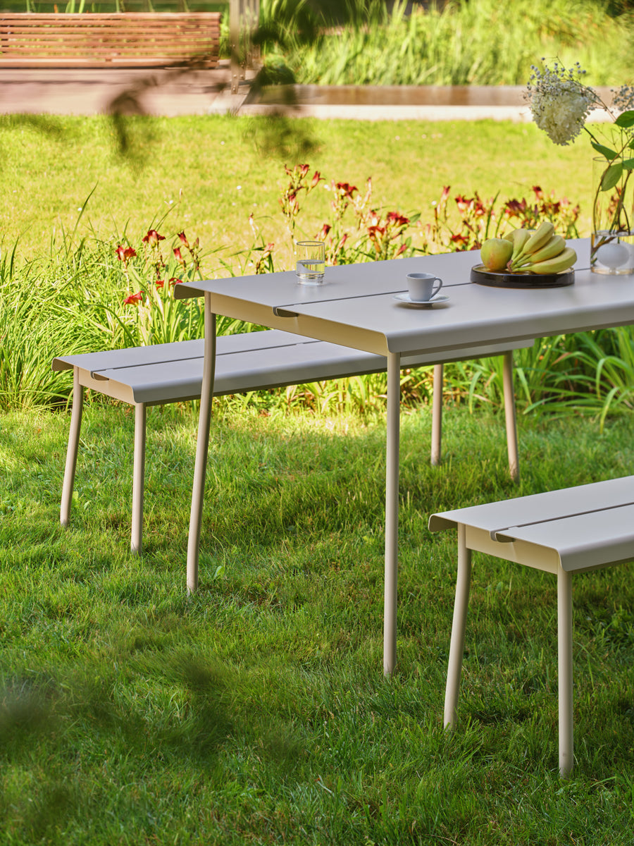 Flaner FLR05 - Tisch in Türkis präsentiert im Onlineshop von KAQTU Design AG. Gartentisch ist von Mdd