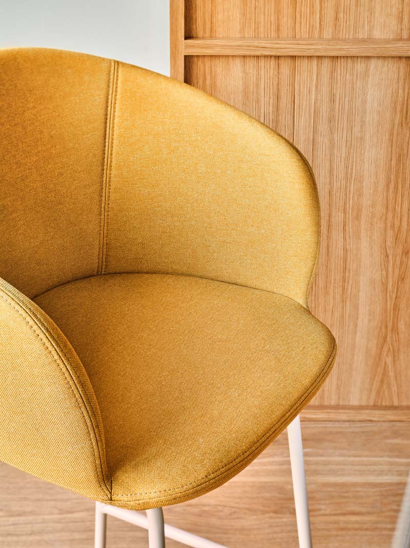 Grace GRP8 - Barhocker in Blau präsentiert im Onlineshop von KAQTU Design AG. Barhocker ist von Mdd