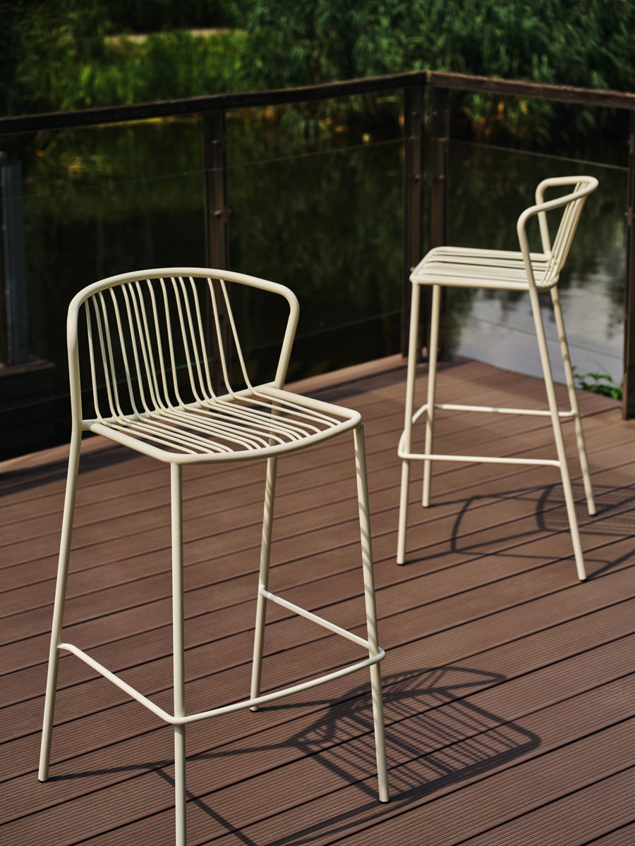 Bris BRS03 - Barhocker, Set von 2 Stück in Grün präsentiert im Onlineshop von KAQTU Design AG. Outdoor-Barstuhl ist von Mdd